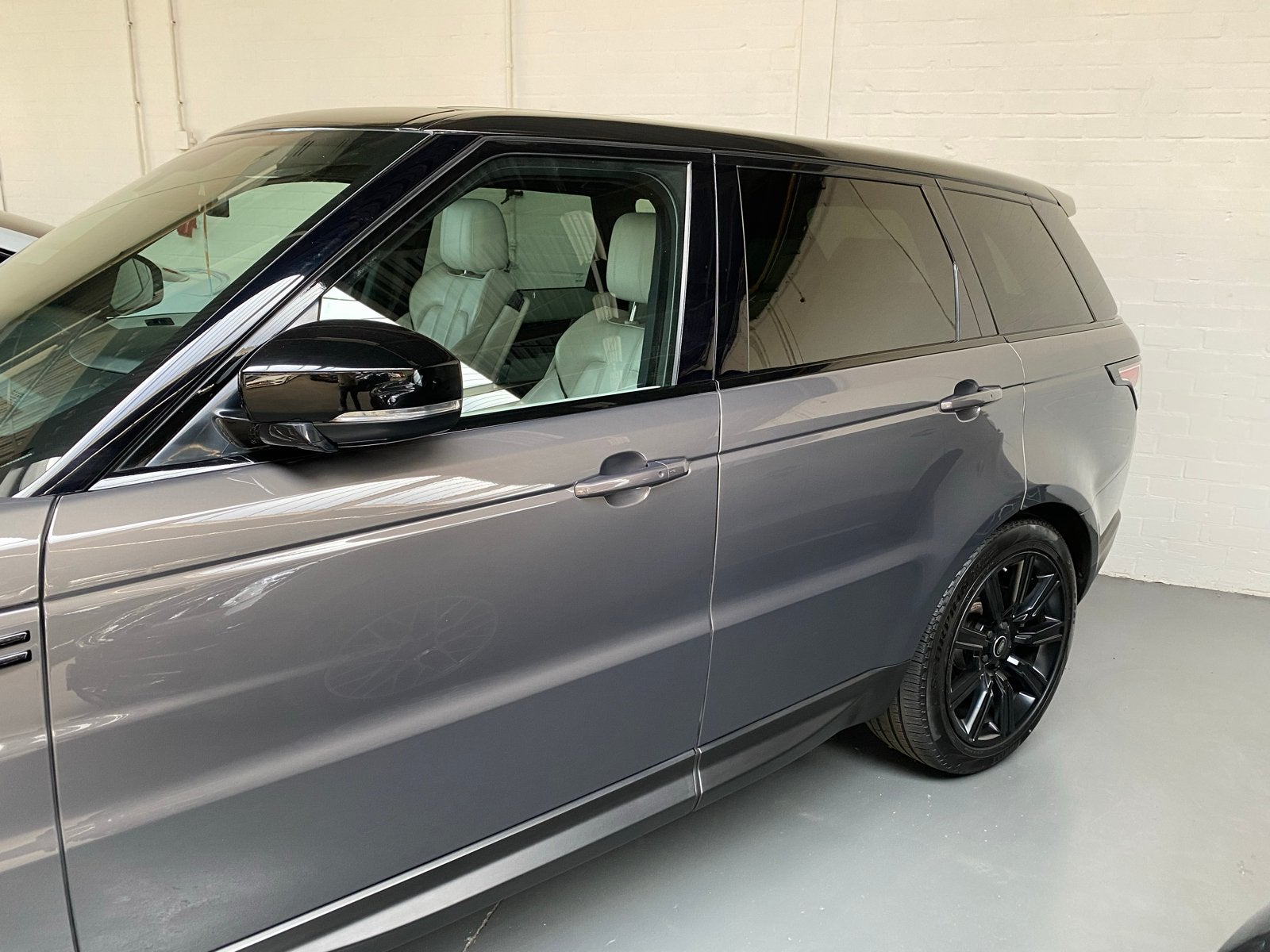 Land Rover Range Rover (sport) 3.0 Tdv6 AUT 2017 Grijs, 2993 cc, 258 pk, 255 €/maand, Overige kleuren