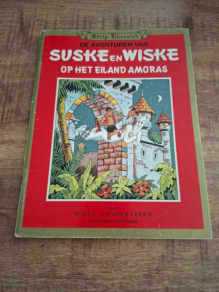 Stripklassiek Suske en Wiske – Op het eiland Amoras, Boeken, Stripboeken, Eén stripboek, Ophalen of Verzenden, Zo goed als nieuw