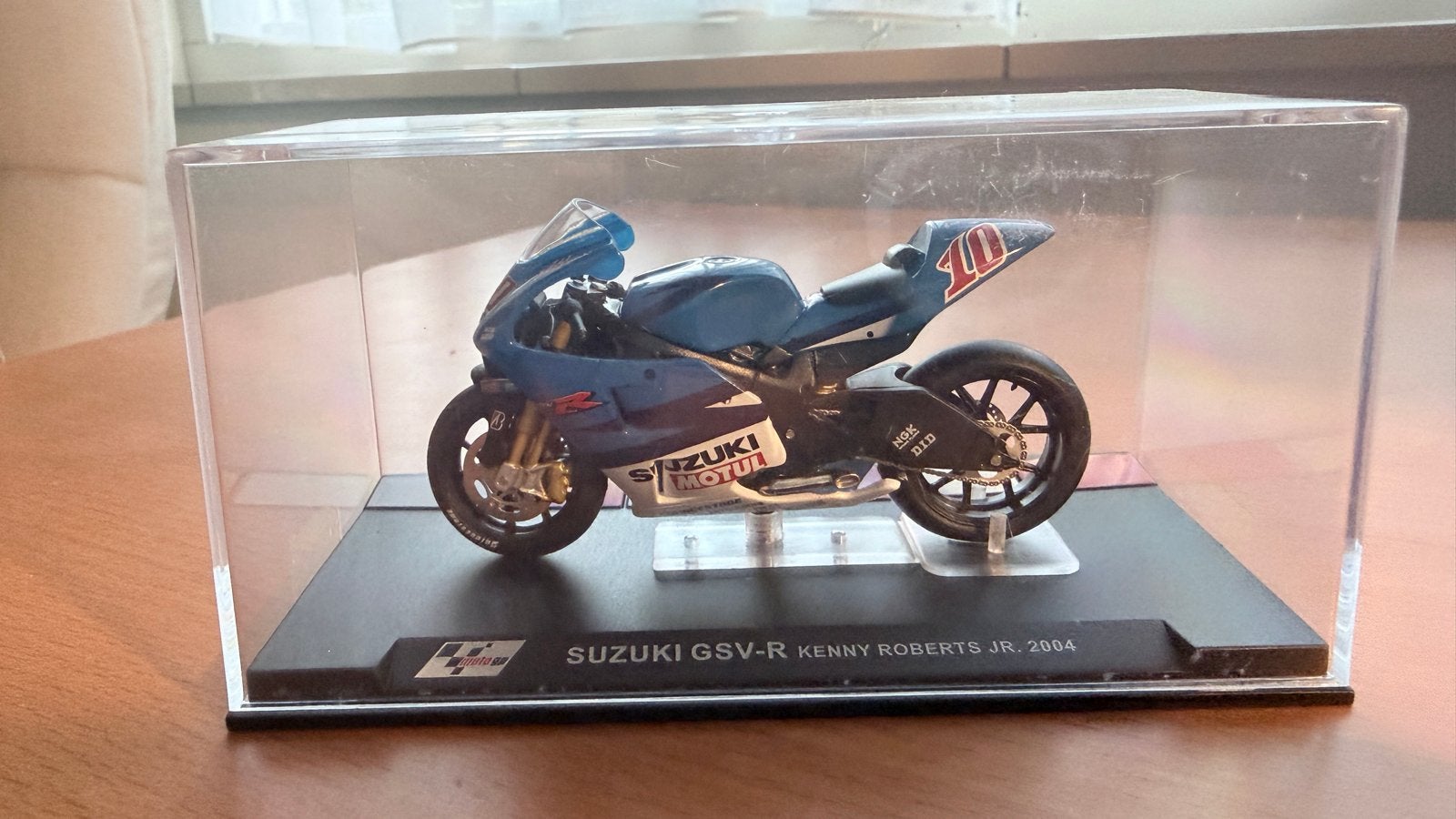 Suzuki GSV-R Kenny Roberts Jr. 2004 Schaalmodel 1:24, Ophalen of Verzenden, Zo goed als nieuw, Overige typen, Overige merken
