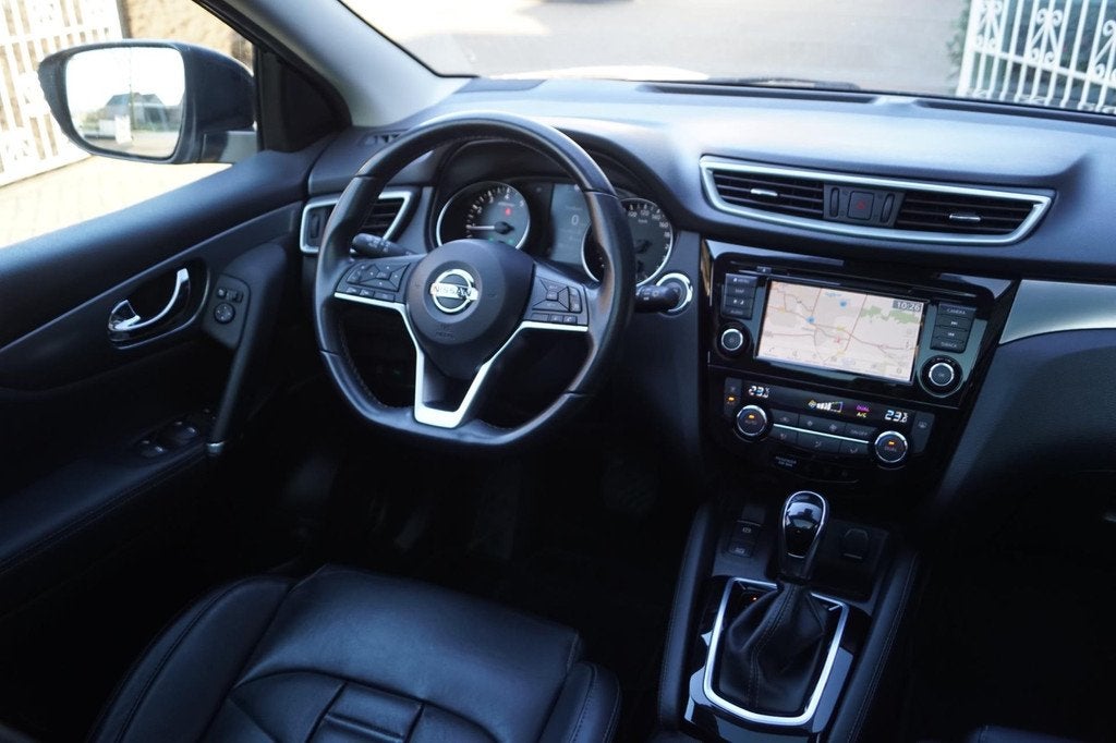 Nissan Qashqai 1.3 DIG-T Premium Edition Autom Panodak Leder, Auto's, Nissan, Gebruikt, Leder, Qashqai, 5 stoelen