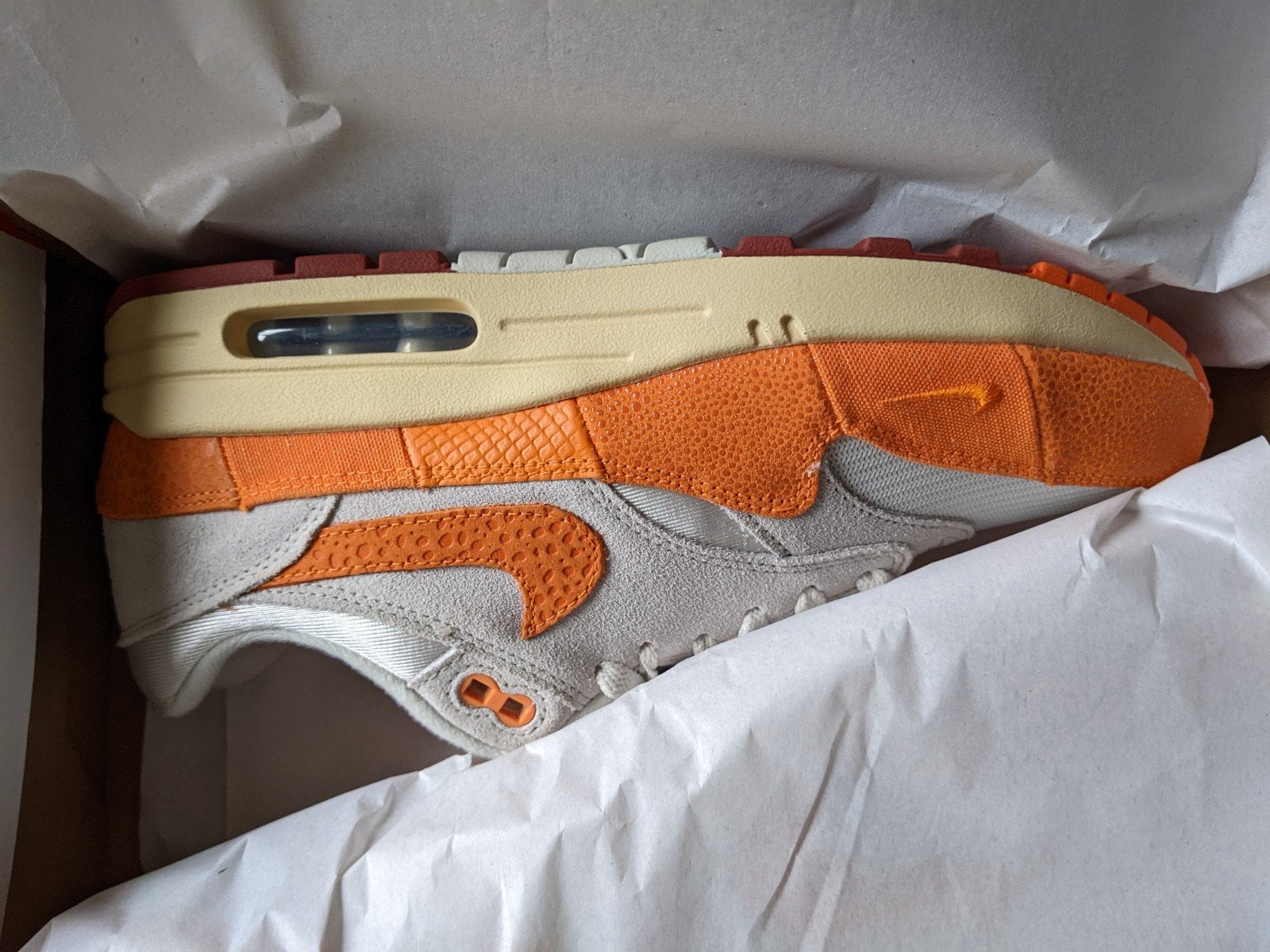 Nike Air Max 1 Wmns Light Bone/Magma Orange - Maat 43, Kleding | Dames, Schoenen, Nike, Nieuw, Oranje, Ophalen of Verzenden