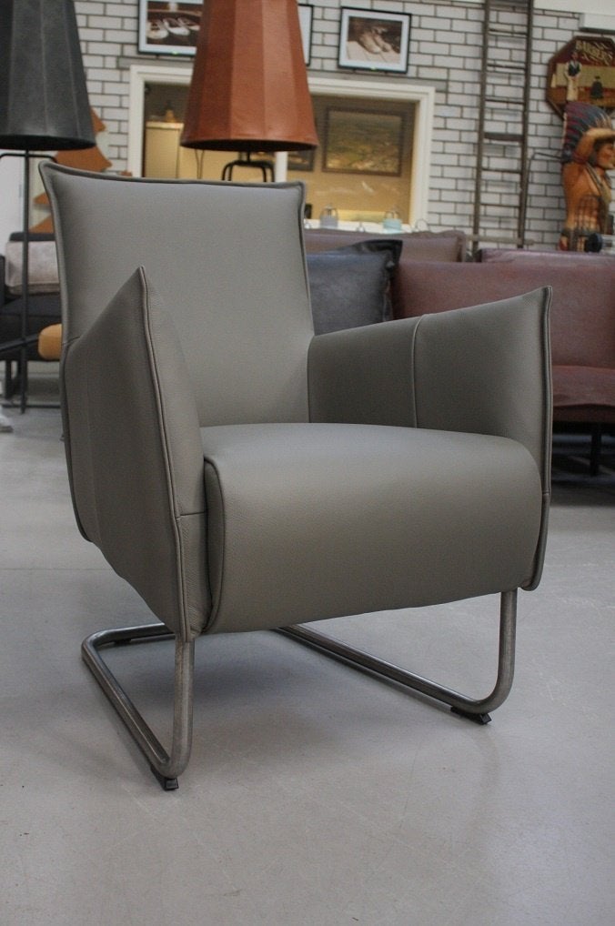 Luxe fauteuil Aron JESS metaal echt leer taupe design, Huis en Inrichting, Ophalen, 75 tot 100 cm, Zo goed als nieuw, Leer