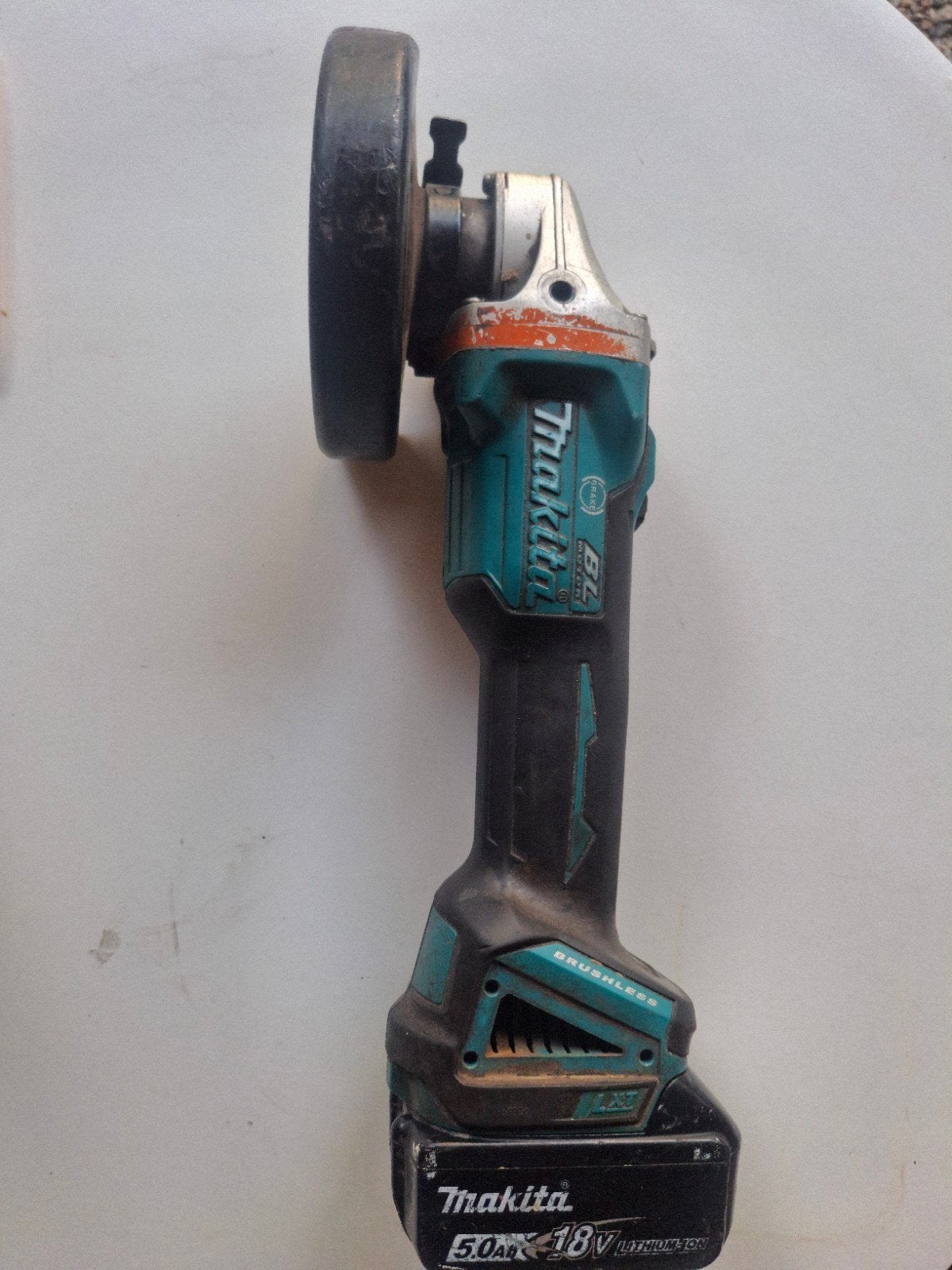 Makita slijper  DGA506 met 5.0ah acuu, Ophalen of Verzenden, Gebruikt, Minder dan 700 watt, Haakse handslijpmachine