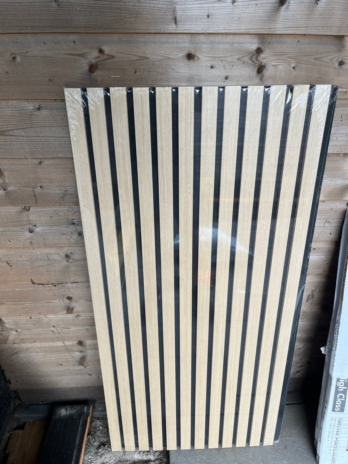 1 Nieuwe houten lattenwand - Eiken look, Ophalen, Minder dan 25 mm, Eiken, Nieuw