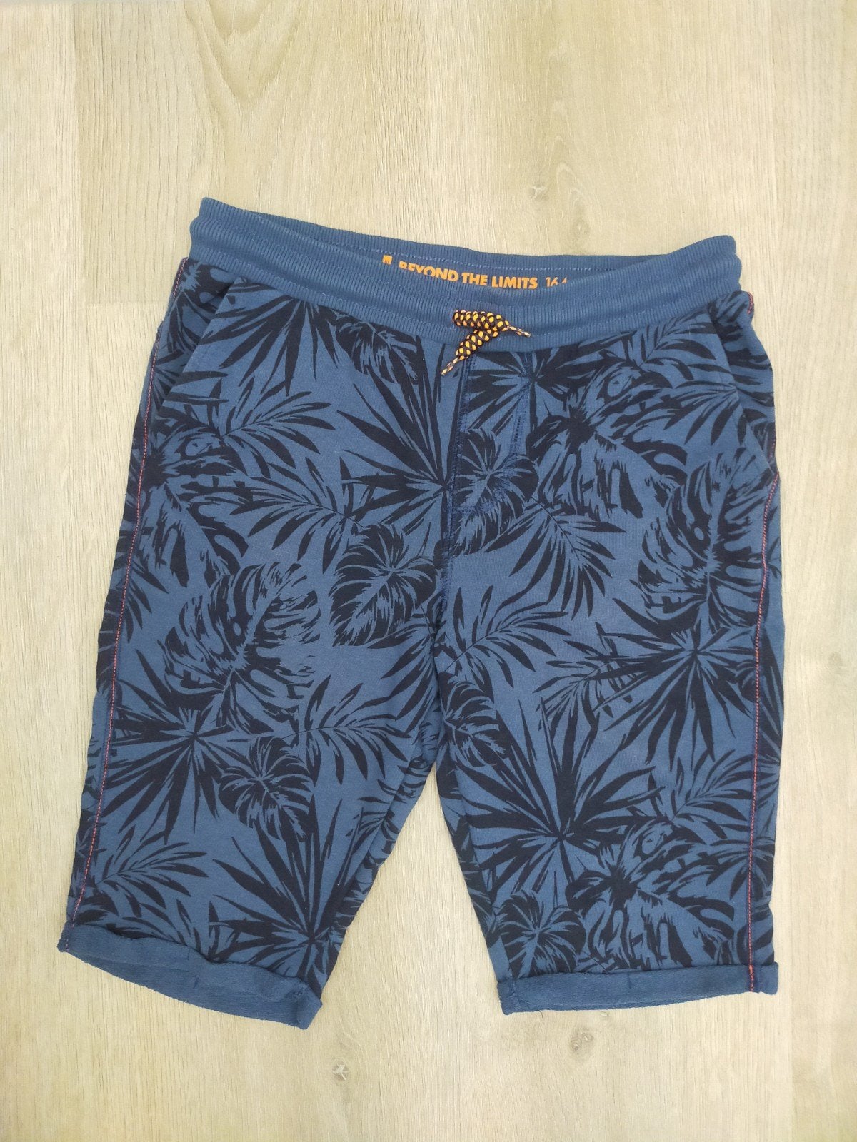 WE korte broek maat 164 joggingstof met zomerse print, Broek, WE, Ophalen of Verzenden, Zo goed als nieuw