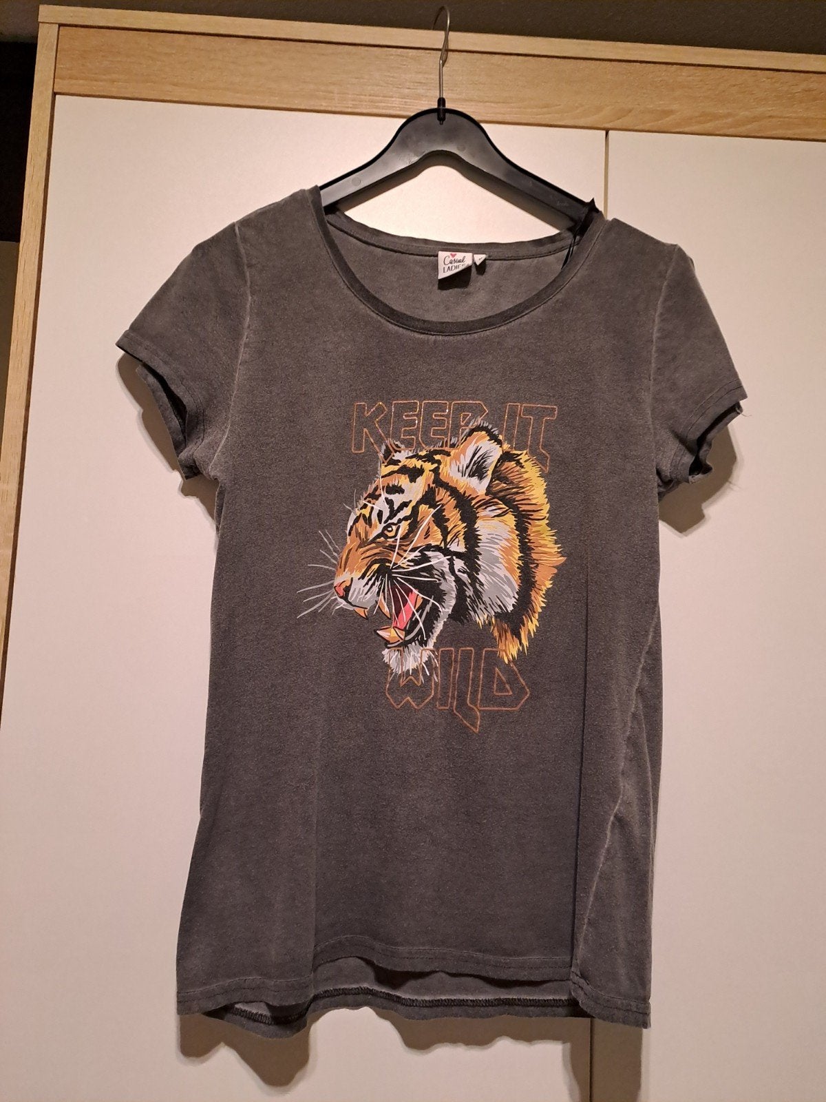 Casual Ladies T-shirt met tijgerprint - Maat M, Maat 38/40 (M), Casual Ladies, Ophalen of Verzenden, Korte mouw