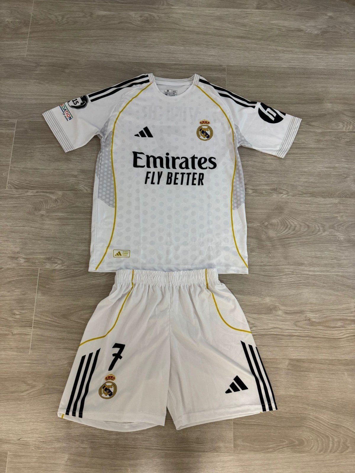 real madrid vini.jr tenue nooit gedragen, Sport en Fitness, Voetbal, Maat XS of kleiner, Ophalen of Verzenden, Nieuw, Shirt
