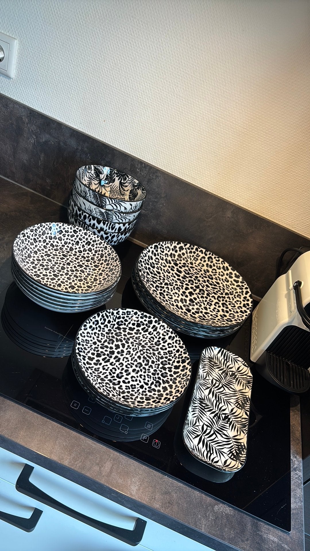 Jungle loft servies - GRATIS, Ophalen, Gebruikt, Overige stijlen, Bord(en)