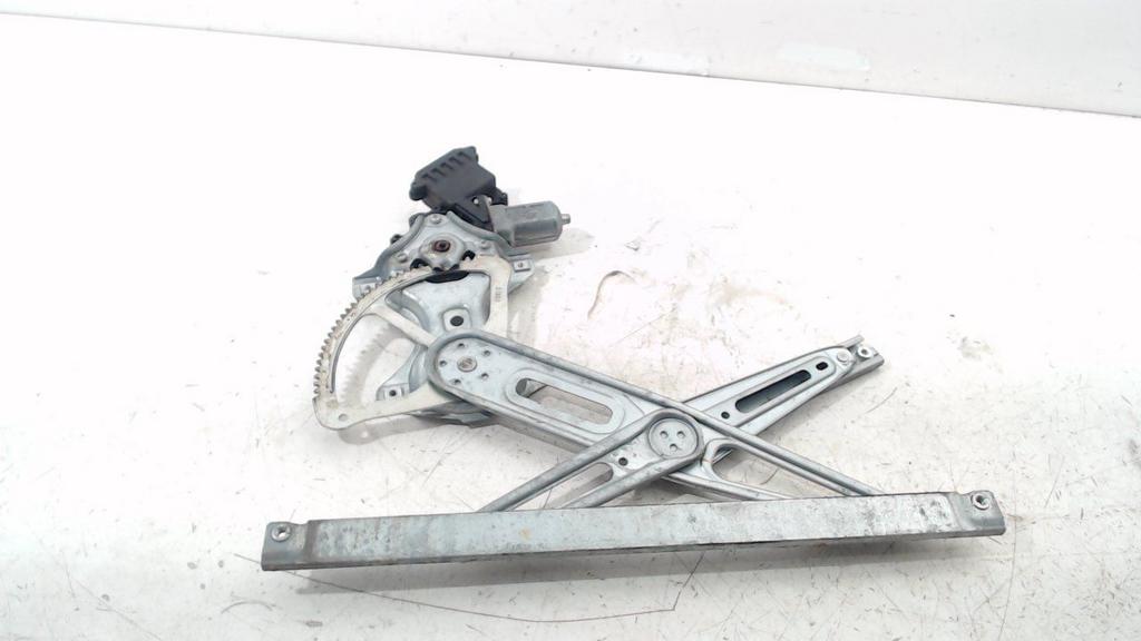 Raammechaniek elektrisch links voor Toyota Yaris, Onderdelen@venauto.nl, Van der Ven Autorecycling B.V., Gebruikt, Ettenseweg 76, 4706 PB Roosendaal, The Netherlands