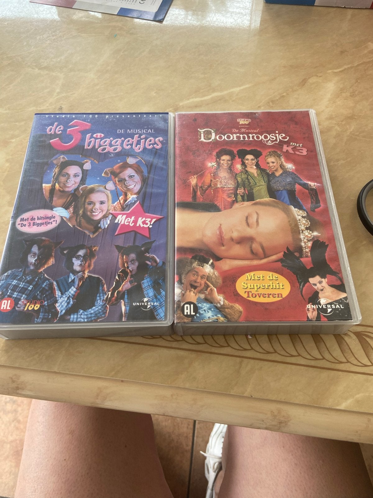 K3 VHS: De 3 Biggetjes & Doornroosje Musicals, Gebruikt, Alle leeftijden, Kinderprogramma of -film, VHS