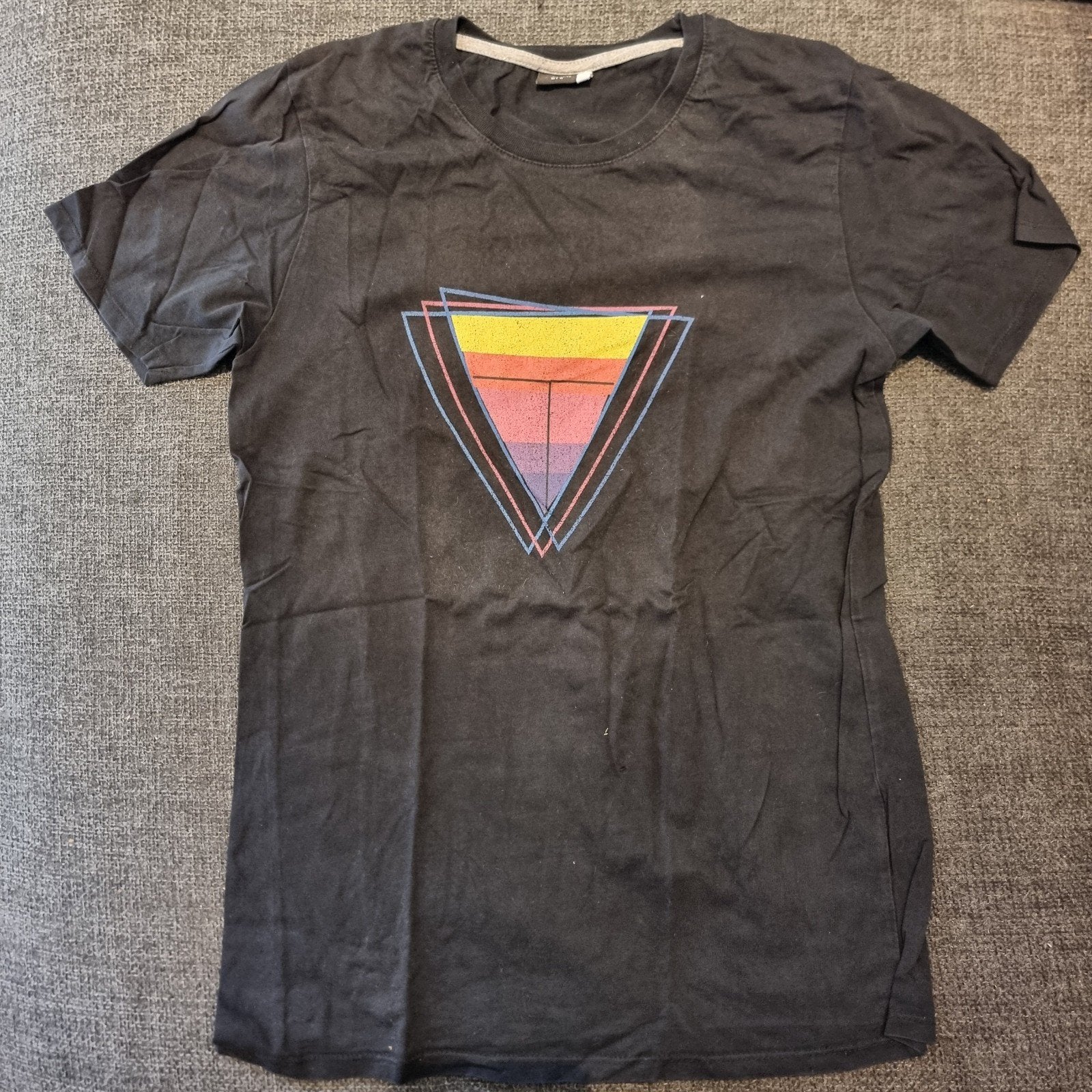 Zwart T-shirt met kleurrijke driehoek print - Premium Men, Zwart, Premium Men, Ophalen of Verzenden, Gedragen