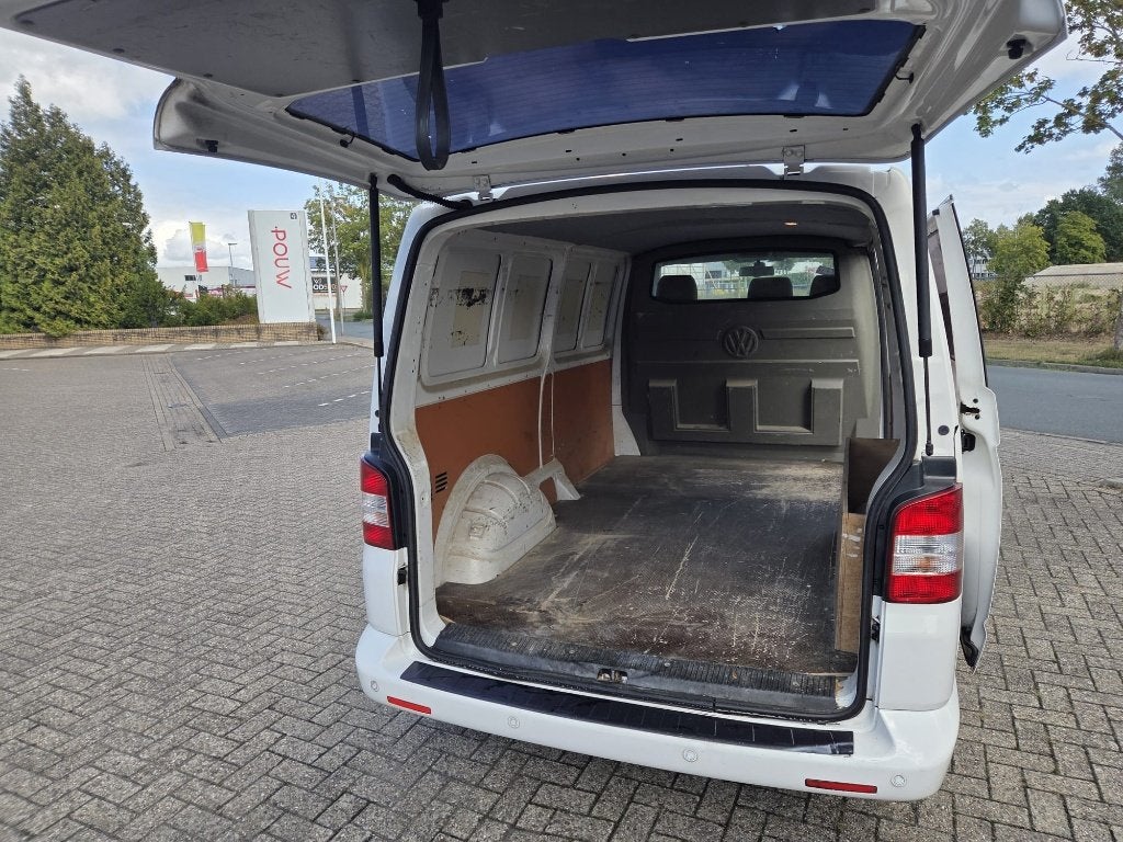 Foto 10 van SUPER MOOIE VW Transporter AUTOMAAT  C 2.0 D 2011