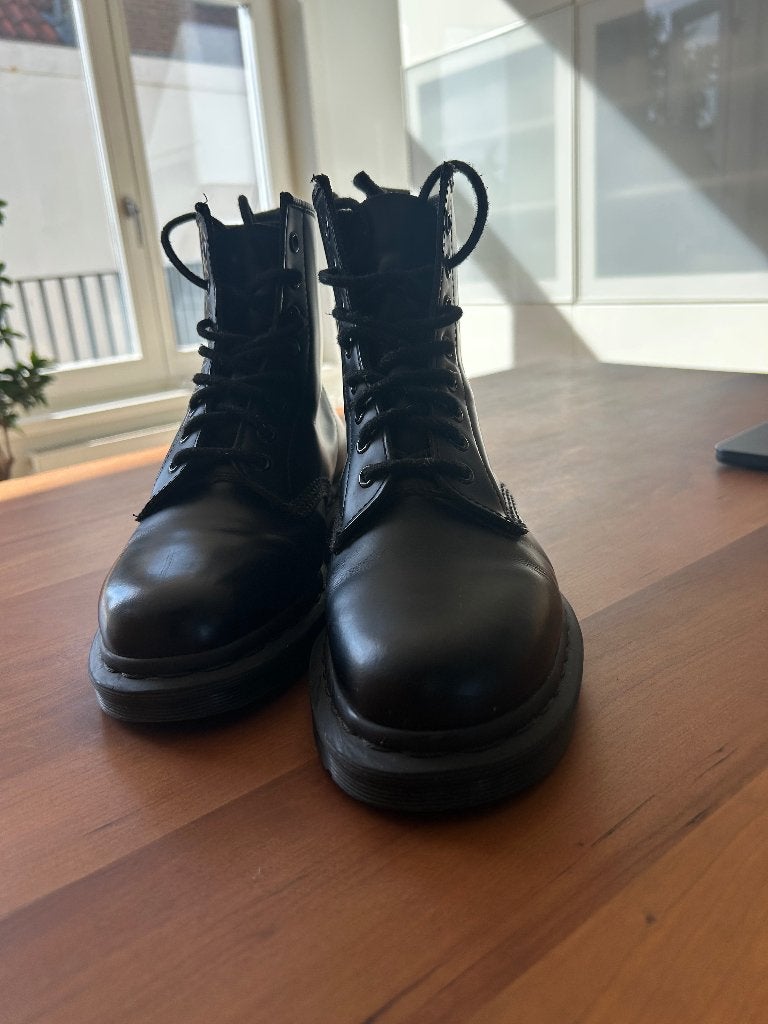 Dr Martens Mono Zwarte Veterlaarzen, Zwart, Lage of Enkellaarzen, Ophalen of Verzenden, Dr. Martens