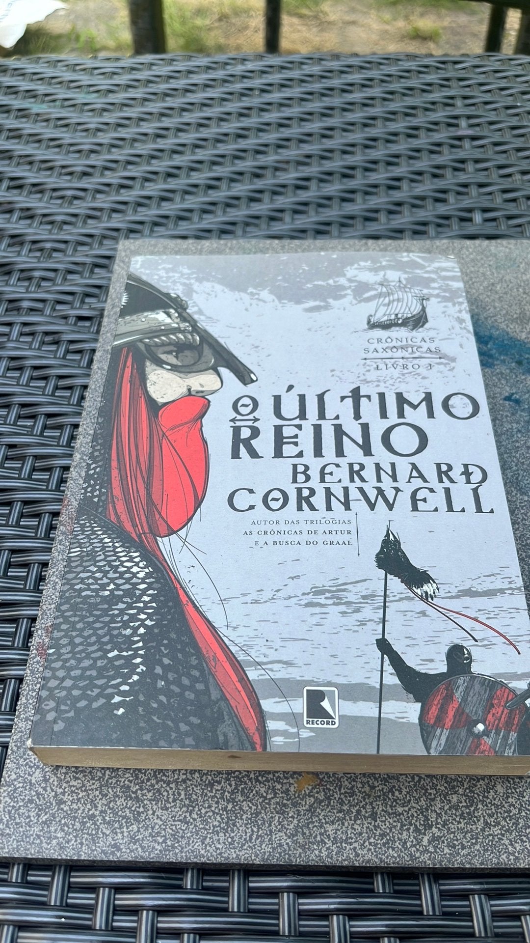 Ultimo reino Bernard cornwell, The last kingdom, Portugees, Ophalen of Verzenden, Zo goed als nieuw, Cornwell