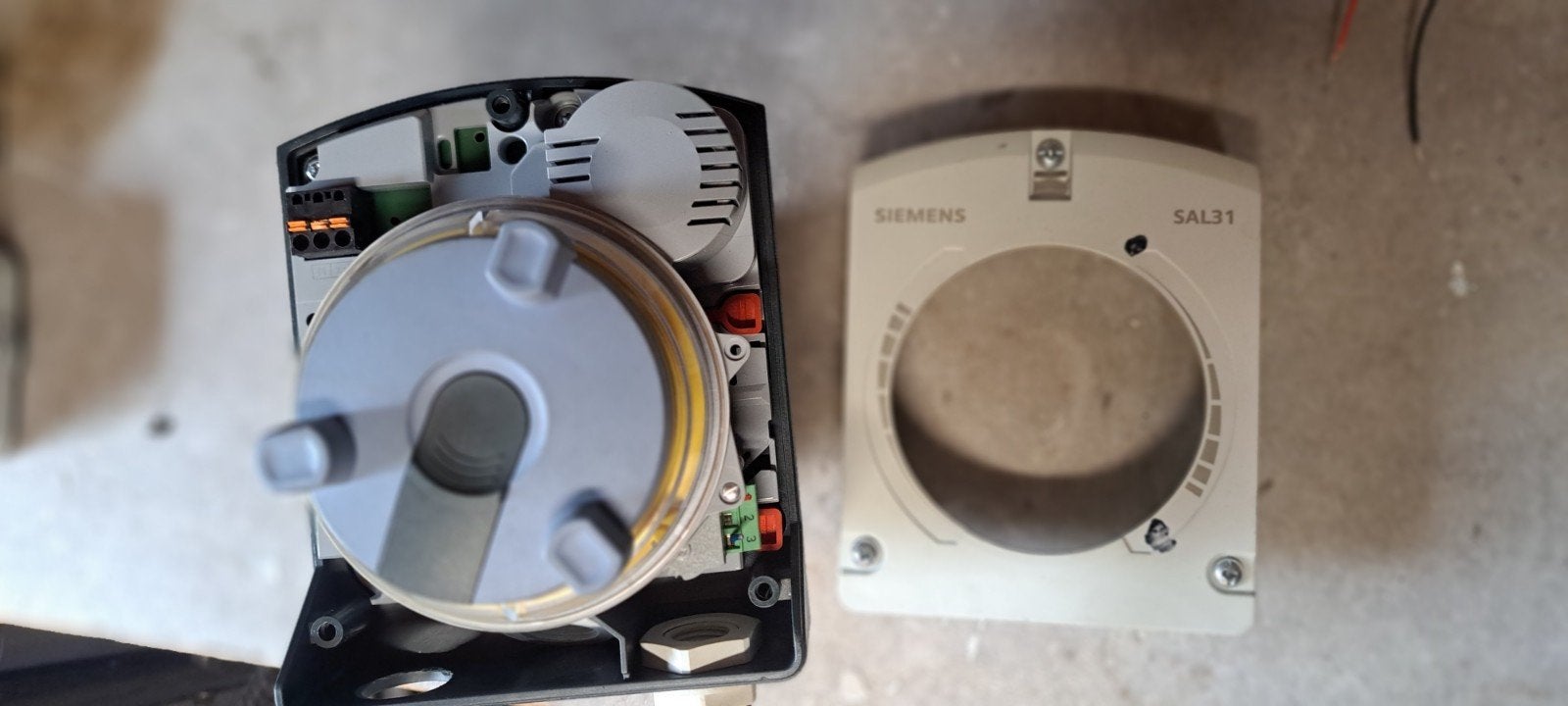 Siemens SAL31.00T10 klepactuator gebruikt  2 stukd, Hobby en Vrije tijd, Elektronica-componenten, Ophalen of Verzenden