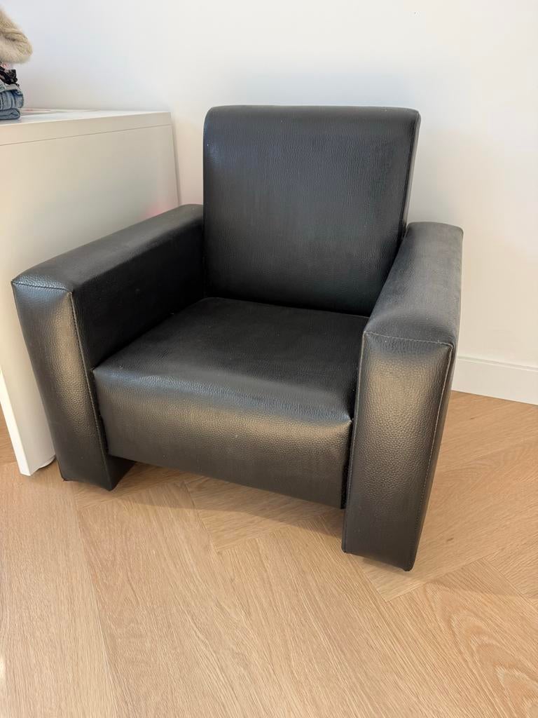Zwarte kinderfauteuil - Comfortabel en stijlvol, Minder dan 50 cm, Minder dan 75 cm, Leer, Ophalen of Verzenden