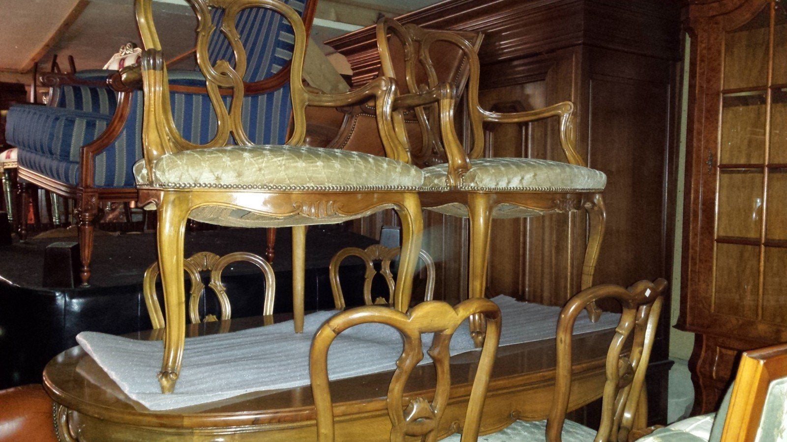 Chippendale eetkamers, Ophalen
