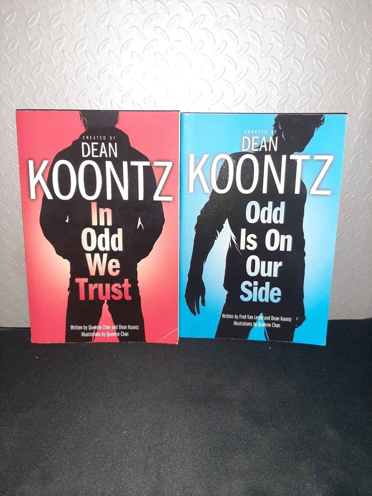 Dean Koontz Graphic Novels In Odd We Trust & Odd Is On Our, Boeken, Meerdere stripboeken, Ophalen of Verzenden, Zo goed als nieuw