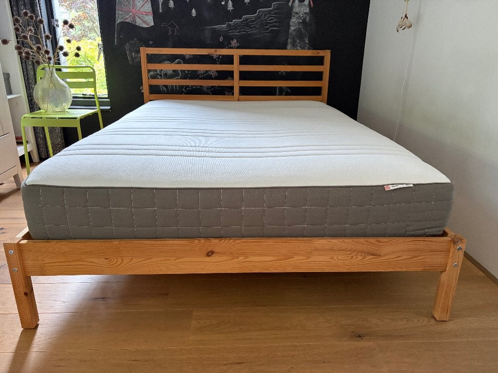 Houten bed 140x200 Tarva Ikea, Huis en Inrichting, Slaapkamer | Bedden, Gebruikt, Tweepersoons, 140 cm, 200 cm, Hout, Bruin, Ophalen