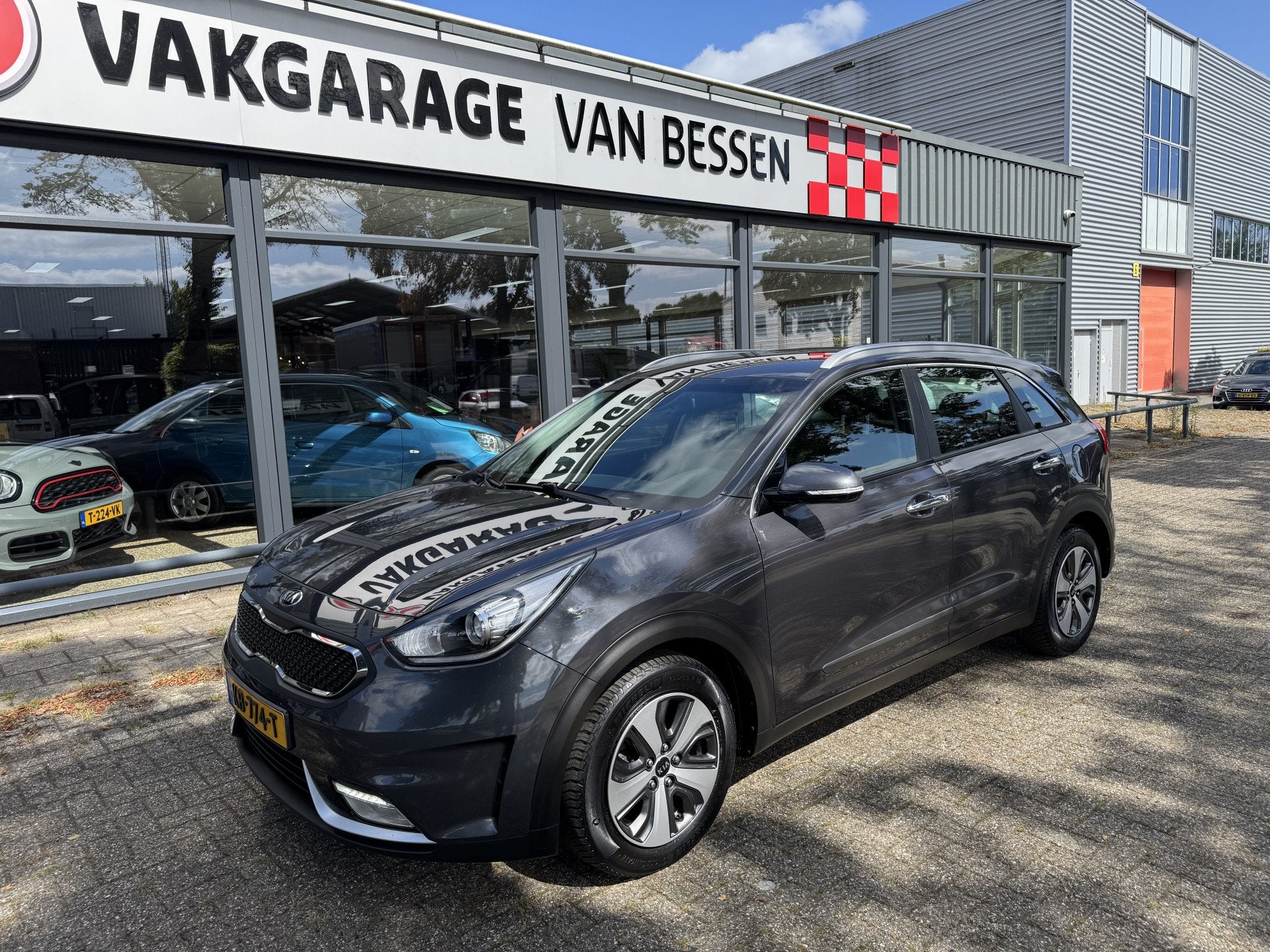 Kia Niro 1.6 GDi Hybrid First Edition AUTOMAAT-CAMERA-CRUISE, Auto's, Kia, Stof, Gebruikt, Parkeersensor, Origineel Nederlands