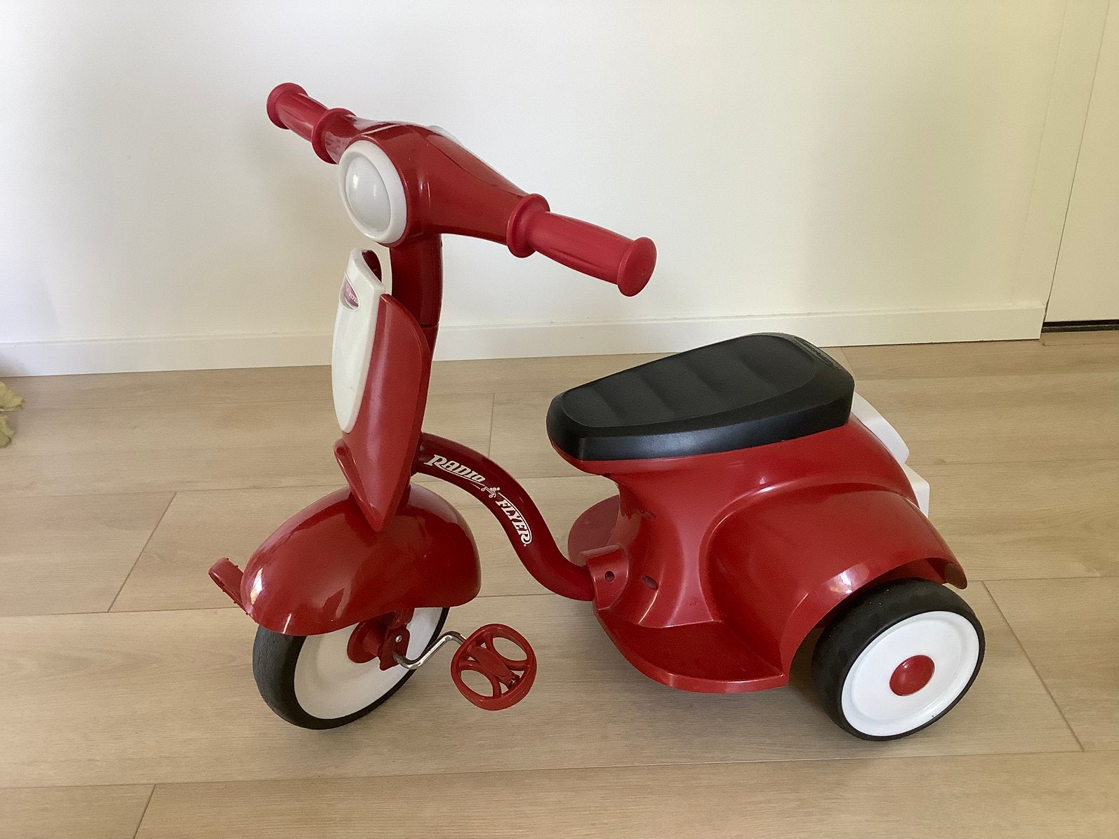 Radio Flyer scooter driewieler met licht en geluid, Ophalen of Verzenden, Zo goed als nieuw