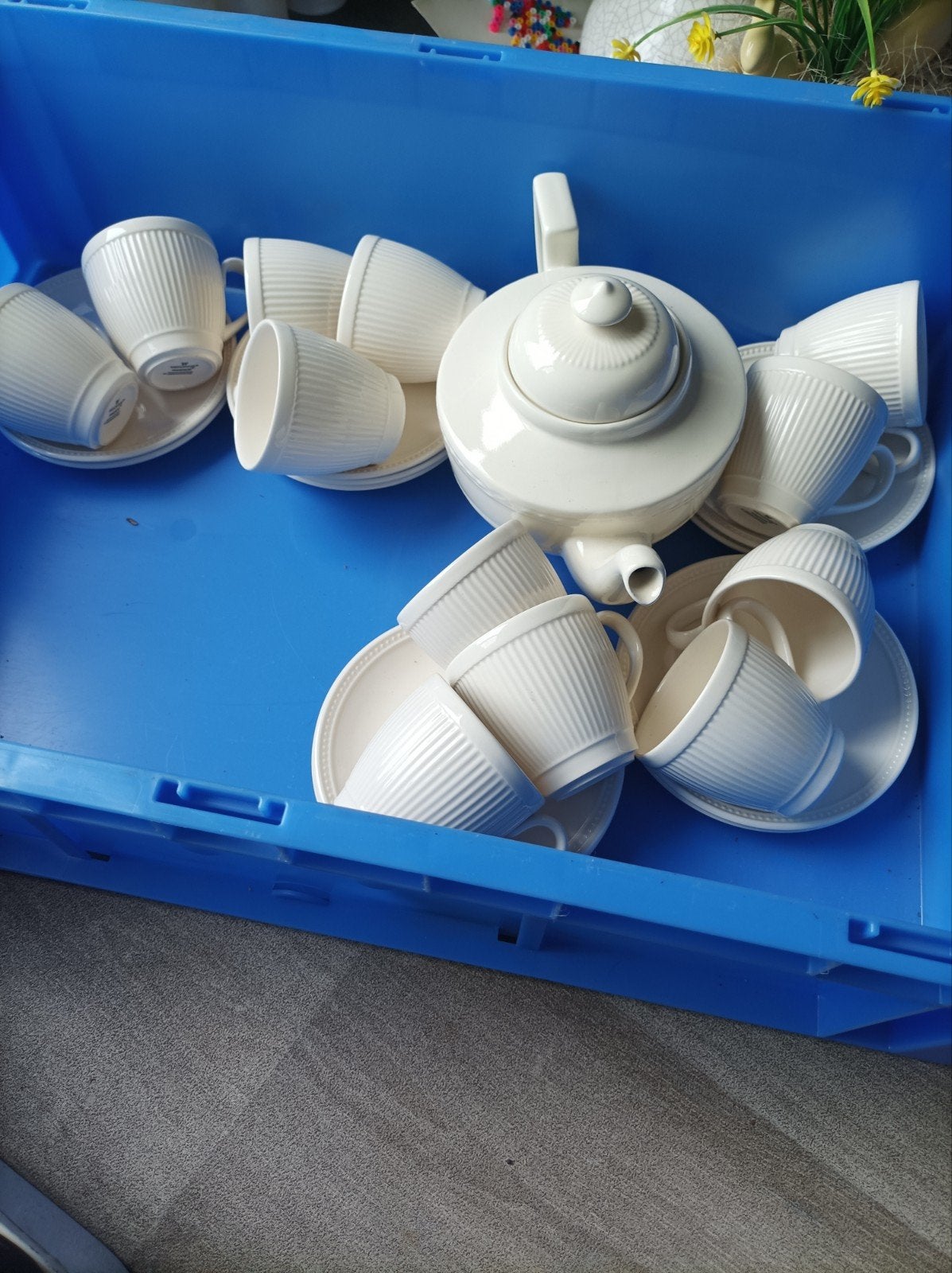 Wedgwood servies, Ophalen