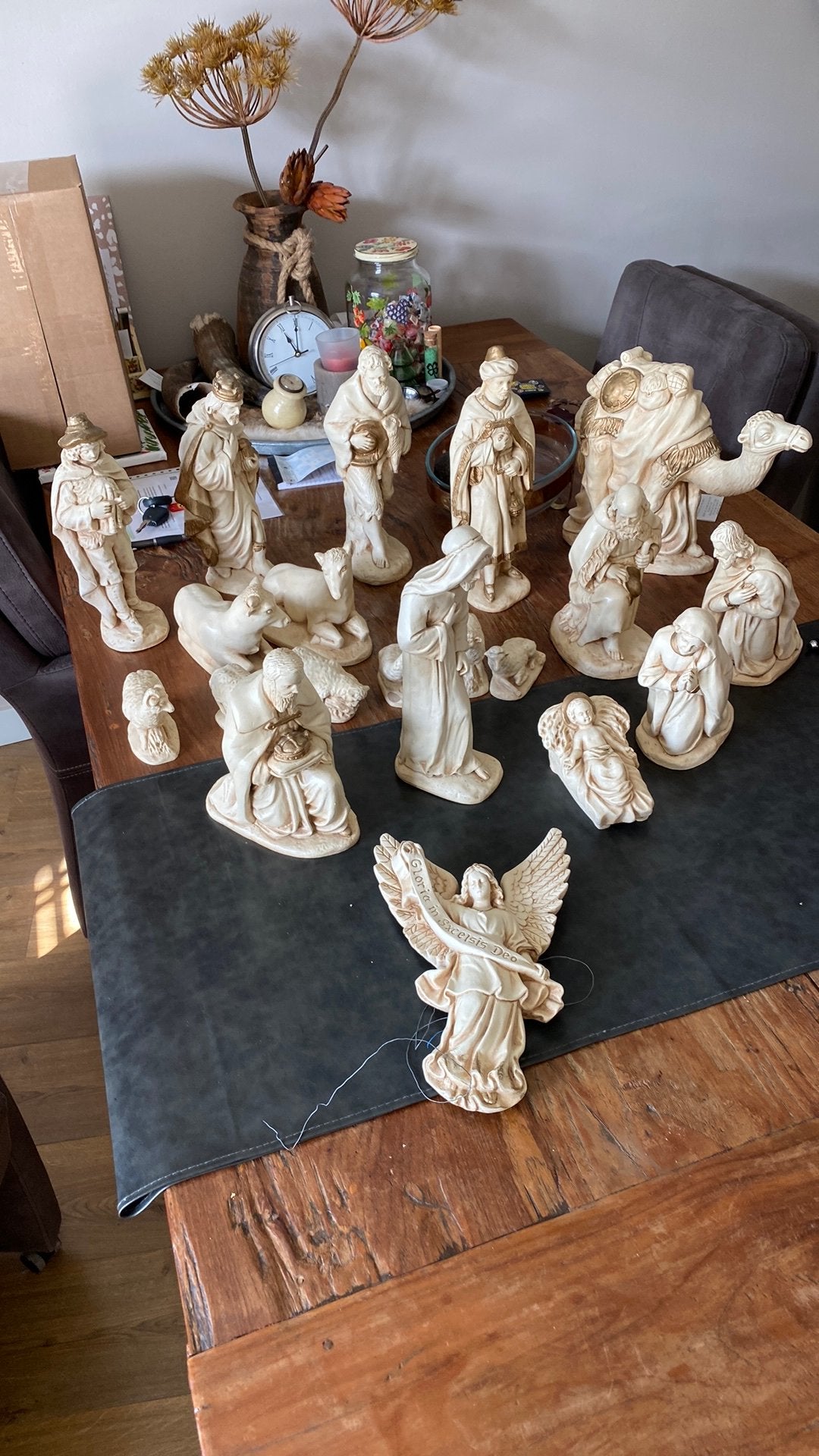 Grote etalage kerstgroep zeeeeer mooi beeldengroep, Diversen, Ophalen, Zo goed als nieuw