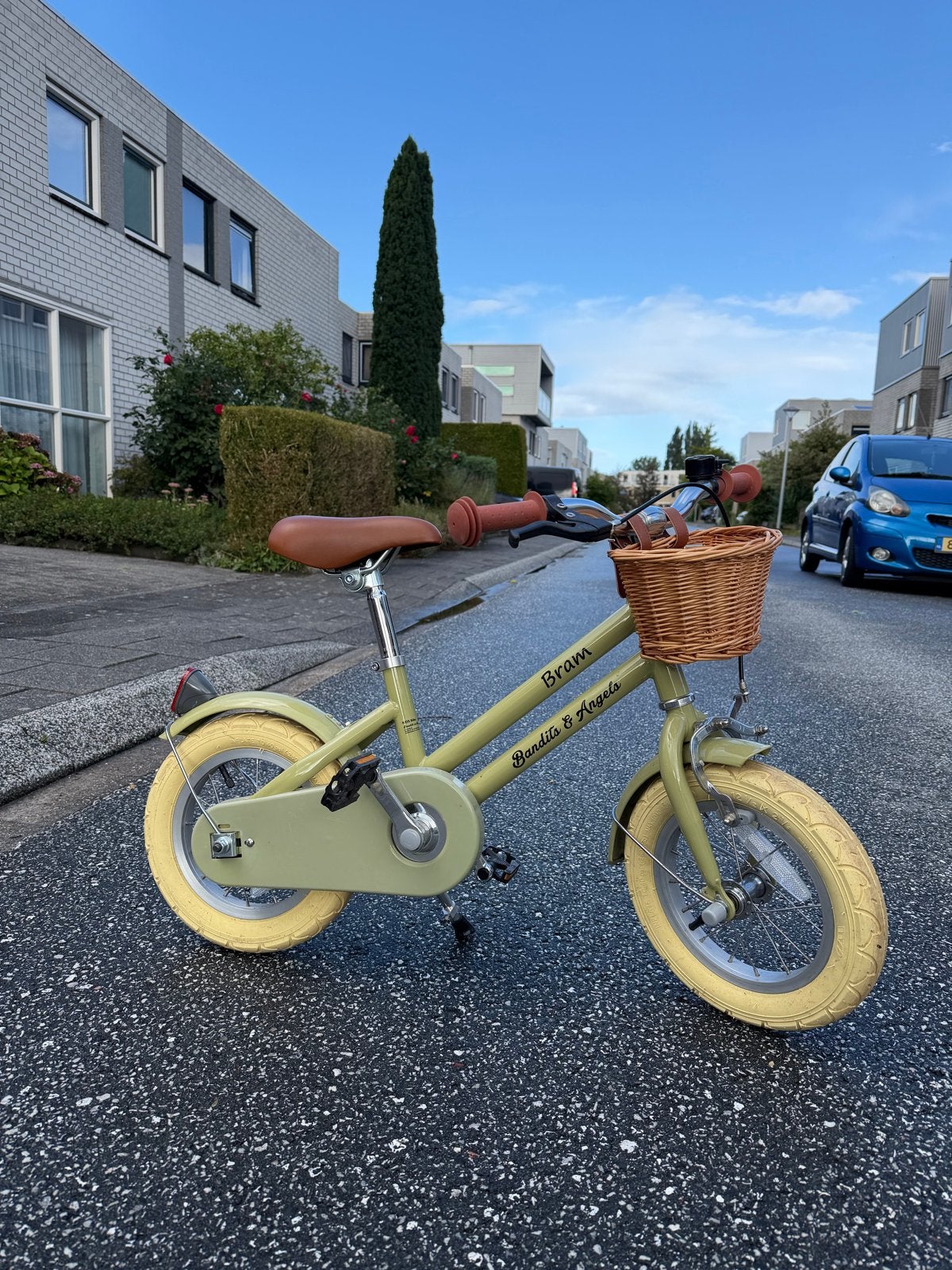 Kinderfiets  Bandits & Angels - Zo goed als nieuw, Ophalen, Terugtraprem, Zijwieltjes, Minder dan 16 inch