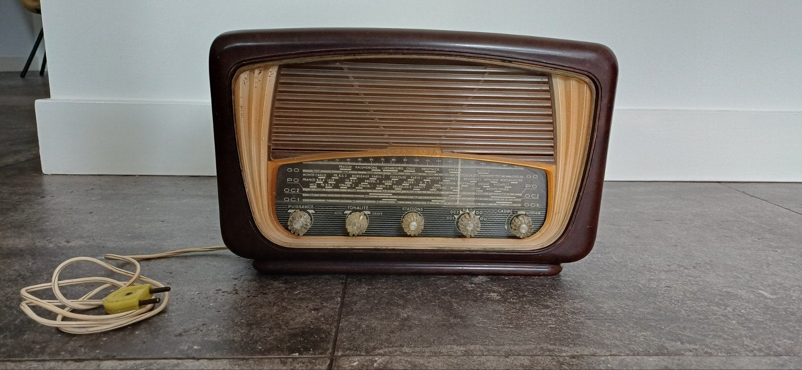 Bakeliet Franse BuizenRadio 1954 Vintage, Ophalen of Verzenden, Huis en Inrichting