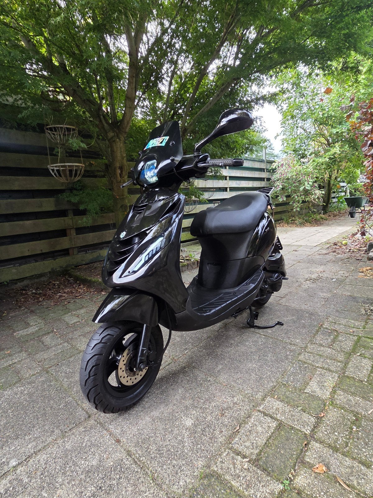 Piaggio Zip BROM 80cc! (scooter brommer geel kenteken), Fietsen en Brommers, Ophalen, Zo goed als nieuw, Benzine, Zip