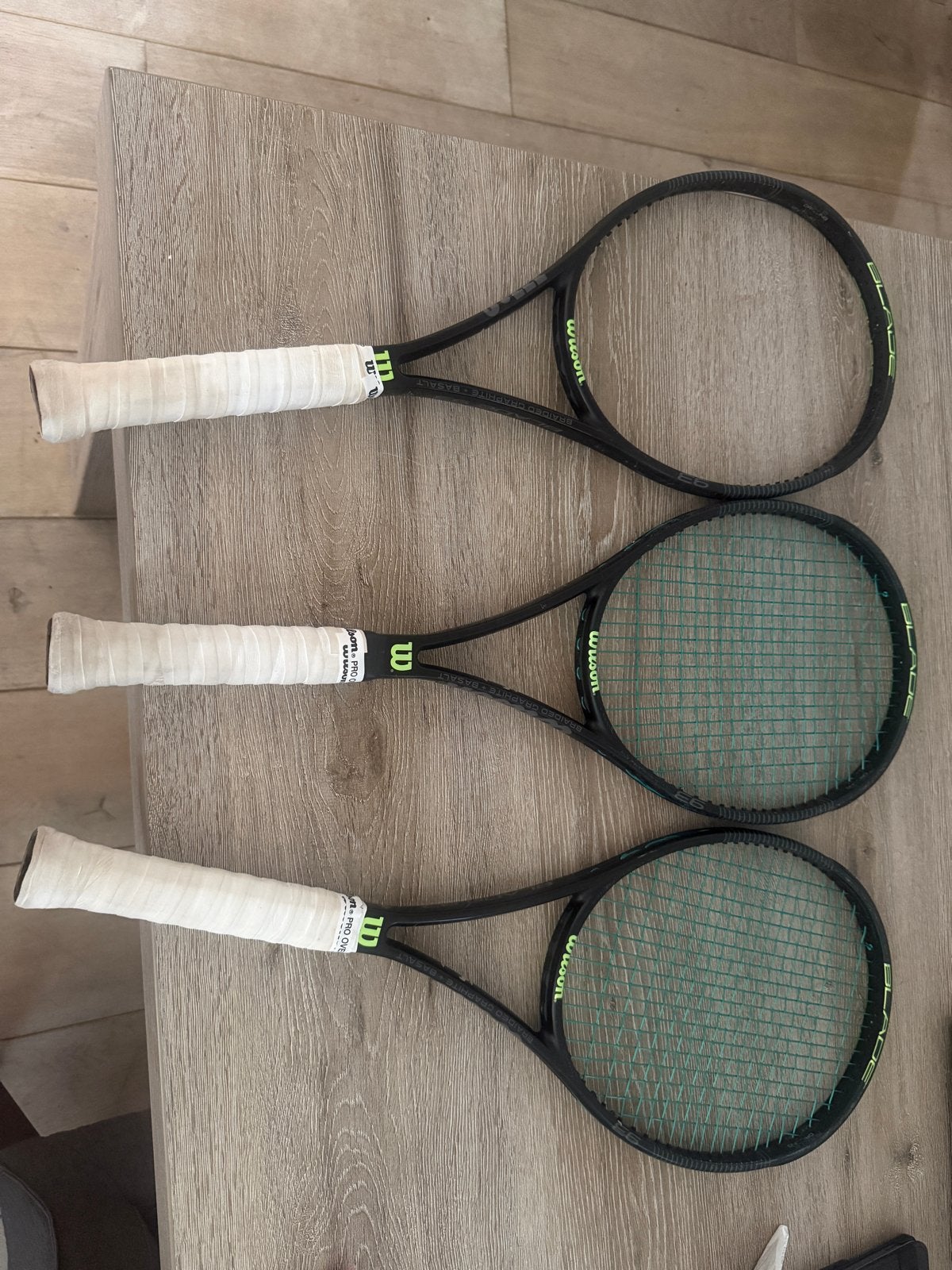 3x Wilson Blade 93 Tennisrackets L2 met Wilson tennistas, Sport en Fitness, Tennis, Gebruikt, Wilson, Racket, Ophalen