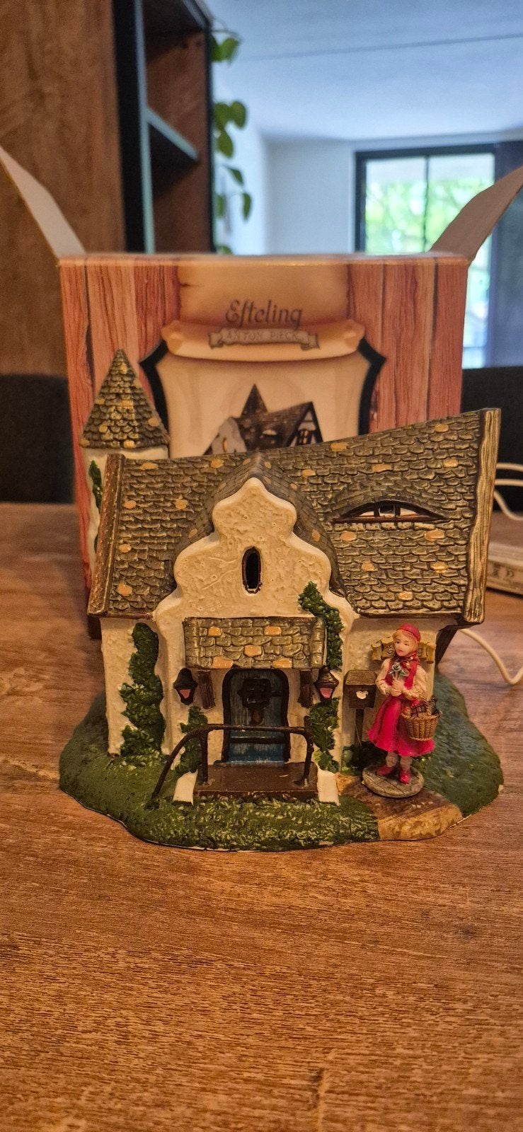 Efteling Roodkapje huisje met poppetje en verlichting, Verzamelen, Efteling, Ophalen of Verzenden, Zo goed als nieuw, Beeldje of Poppetje