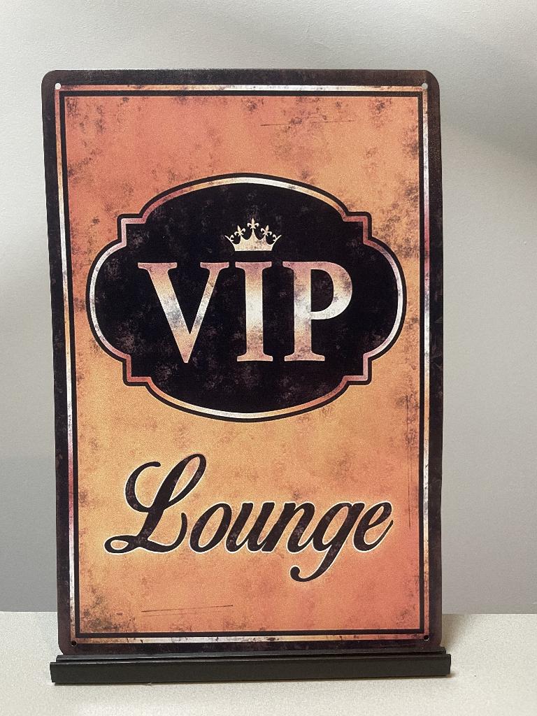 VIP LOUNGE metalen reclamebord / wandbord (Old Look), Www.pand50.nl, Nieuw, Ophalen of Verzenden, Printer 29B Coevorden