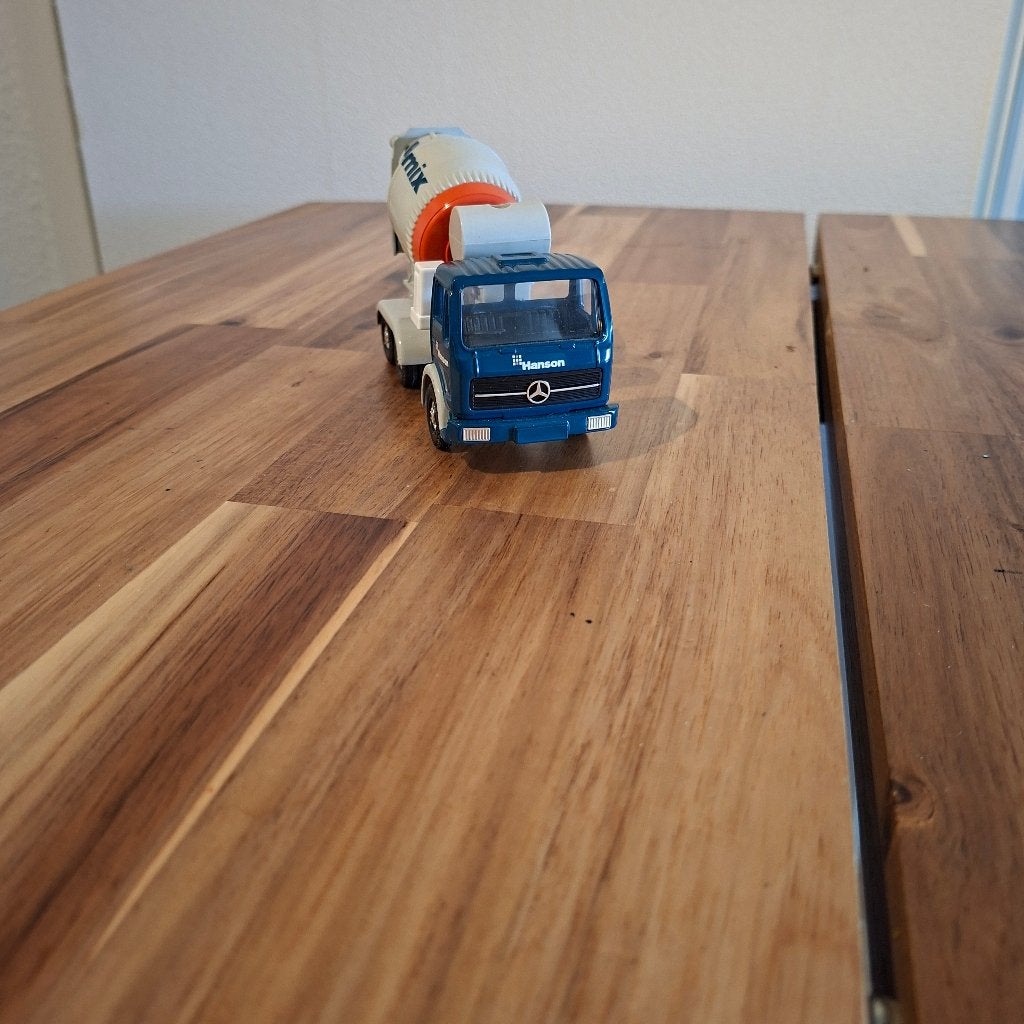 CORGI Mercedes-Benz PREMIX BETONMIXER ,KIEPER ,MOBIELE KRAAN, Ophalen of Verzenden, Zo goed als nieuw, Bus of Vrachtwagen, Corgi