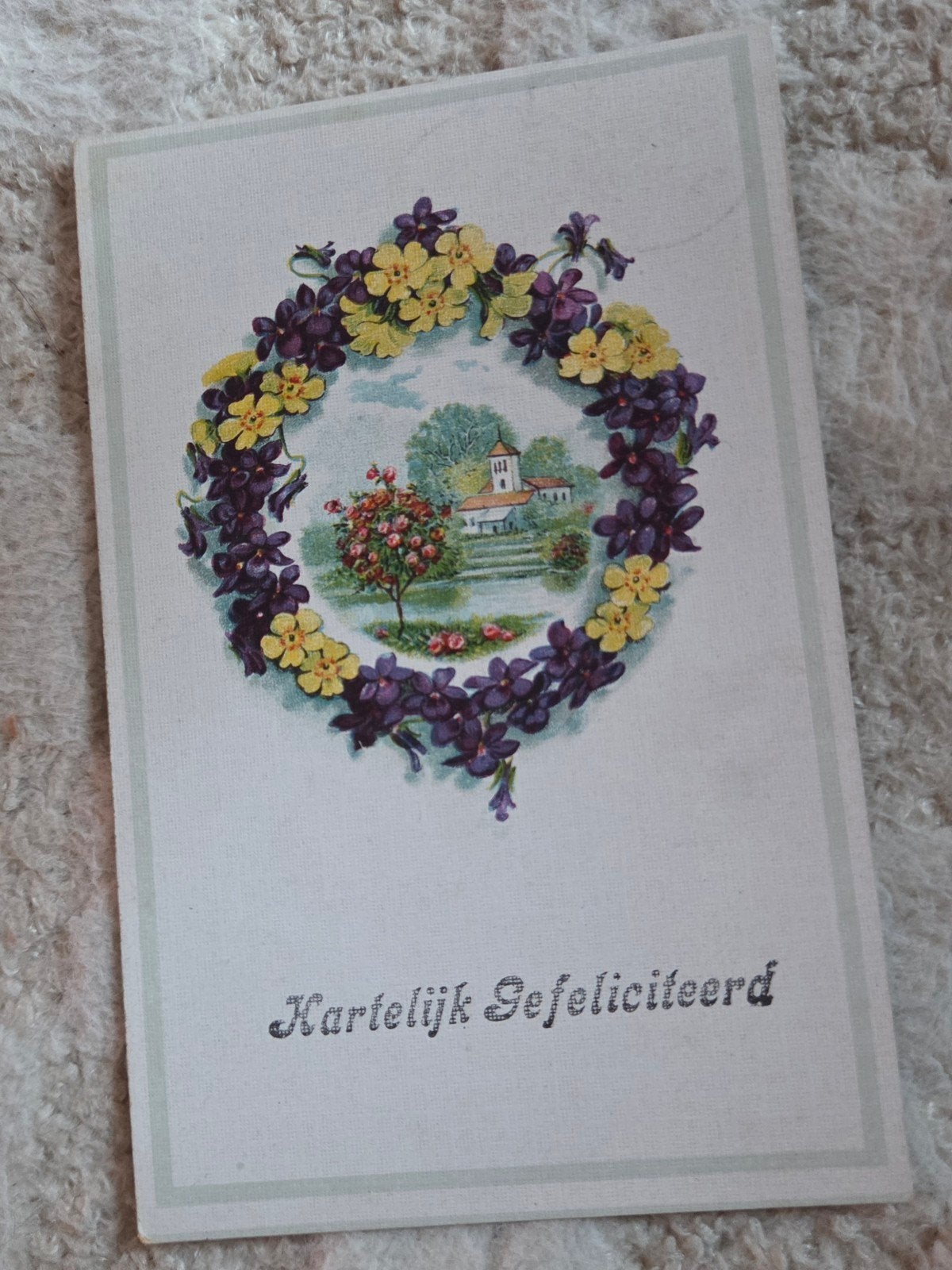 Antieke ansichtkaart: Hartelijk Gefeliciteerd met bloemen, Verzenden, 1920 tot 1940, Gelopen, Overige thema's