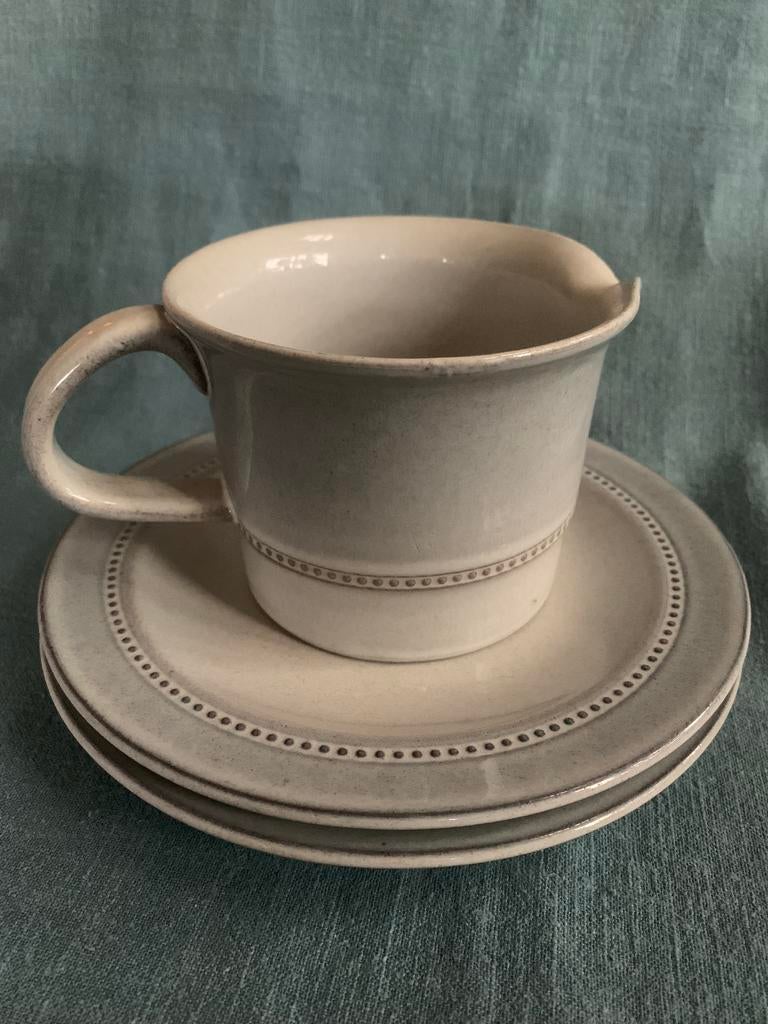 Vintage zweedse set Höganäs melkkan en 2 bordjes stoneware, Antiek en Kunst, Antiek | Servies los, Ophalen of Verzenden