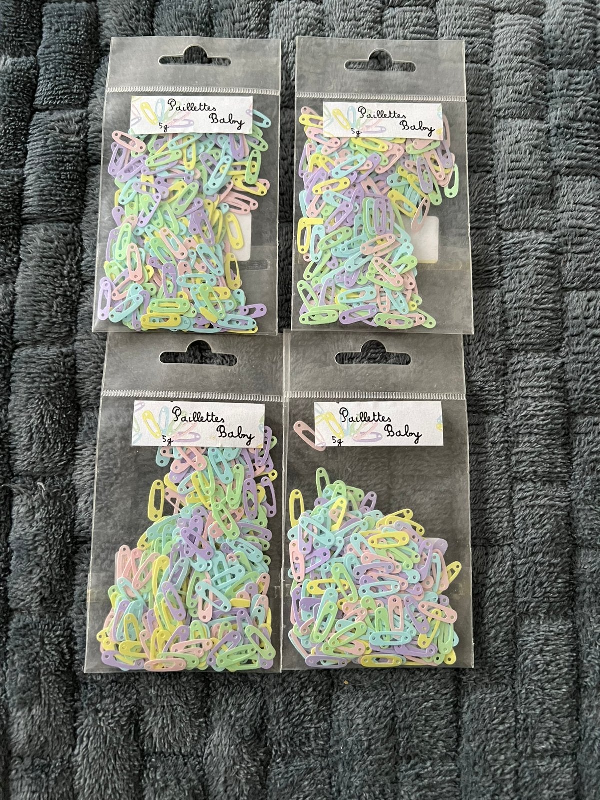 NIEUW, set van 4 zakjes pastelgekleurse baby luierspelden, Ophalen of Verzenden, Nieuw, Versiering of Embellishment