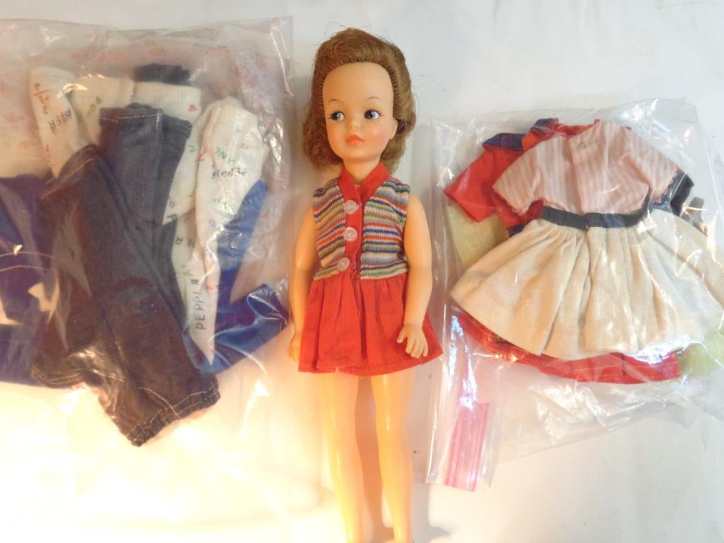Barbie vintage Pepper met kleding, Ophalen of Verzenden, Gebruikt, Pop