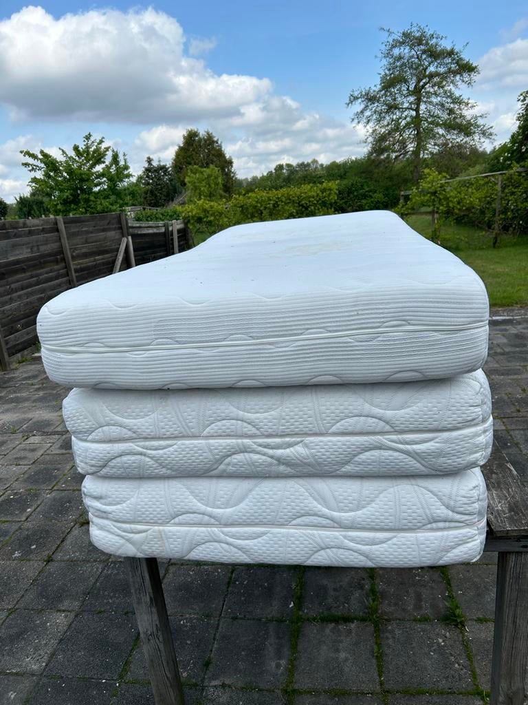 Gratis Matras 90x200 cm - Gebruikt, Huis en Inrichting, Slaapkamer | Beddengoed, Eenpersoons, Wit, Dekbedovertrek, Ophalen of Verzenden