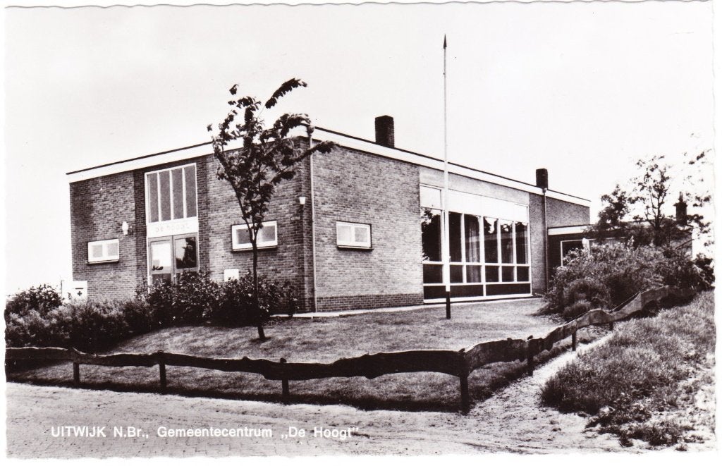 Uitwijk - Gemeentecentrum De Hoogt, Verzenden, 1960 tot 1980, Ongelopen, Noord-Brabant