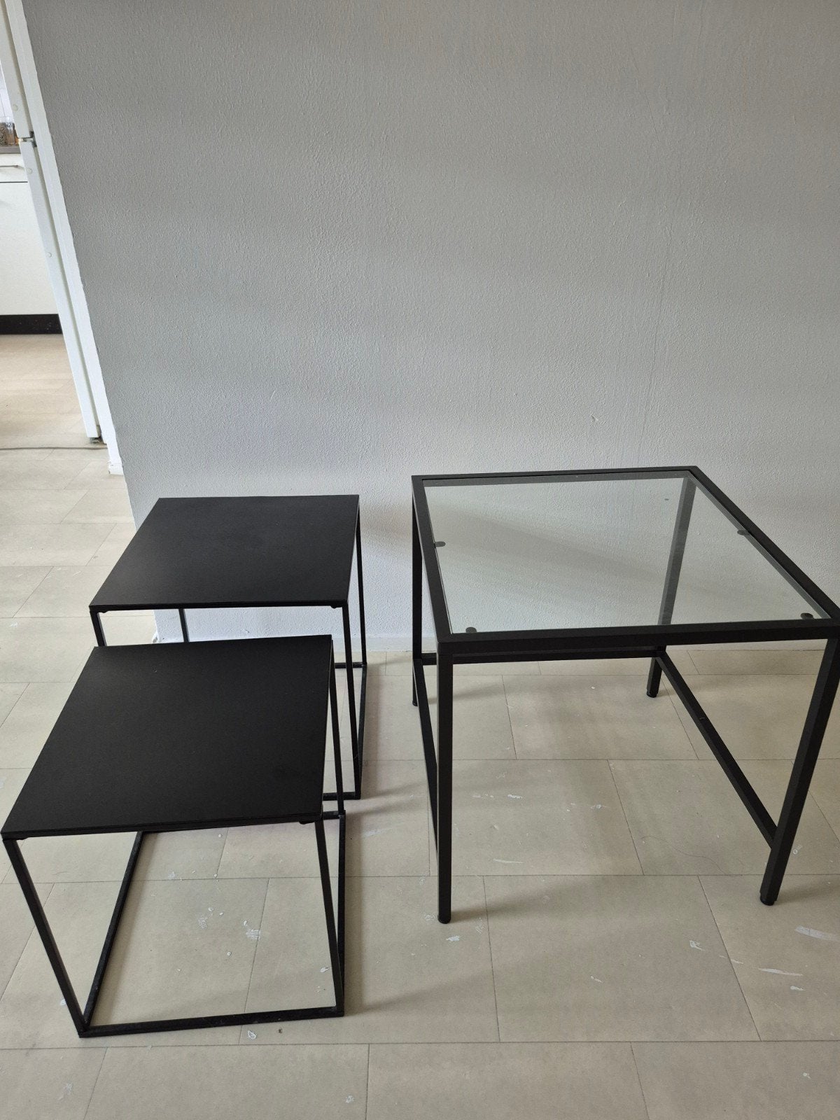 Set van 3 bijzettafels: glas, zwart en klein, Minder dan 50 cm, Gebruikt, Vierkant, Minder dan 50 cm