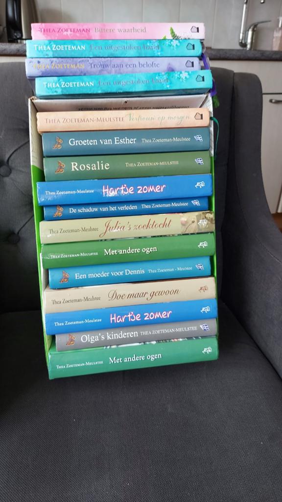 Grote collectie Thea Zoeteman boeken - 16 stuks, Ophalen of Verzenden, Gelezen, Thea Zoeteman, Nederland
