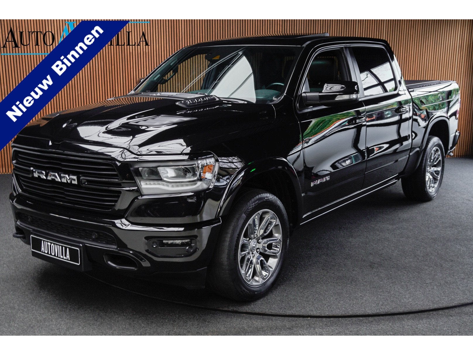 Dodge Ram 1500 5.7 V8 4x4 Crew Cab Laramie Panodak Harman K., Automaat, Dealer onderhouden, 5654 cc, 2441 kg