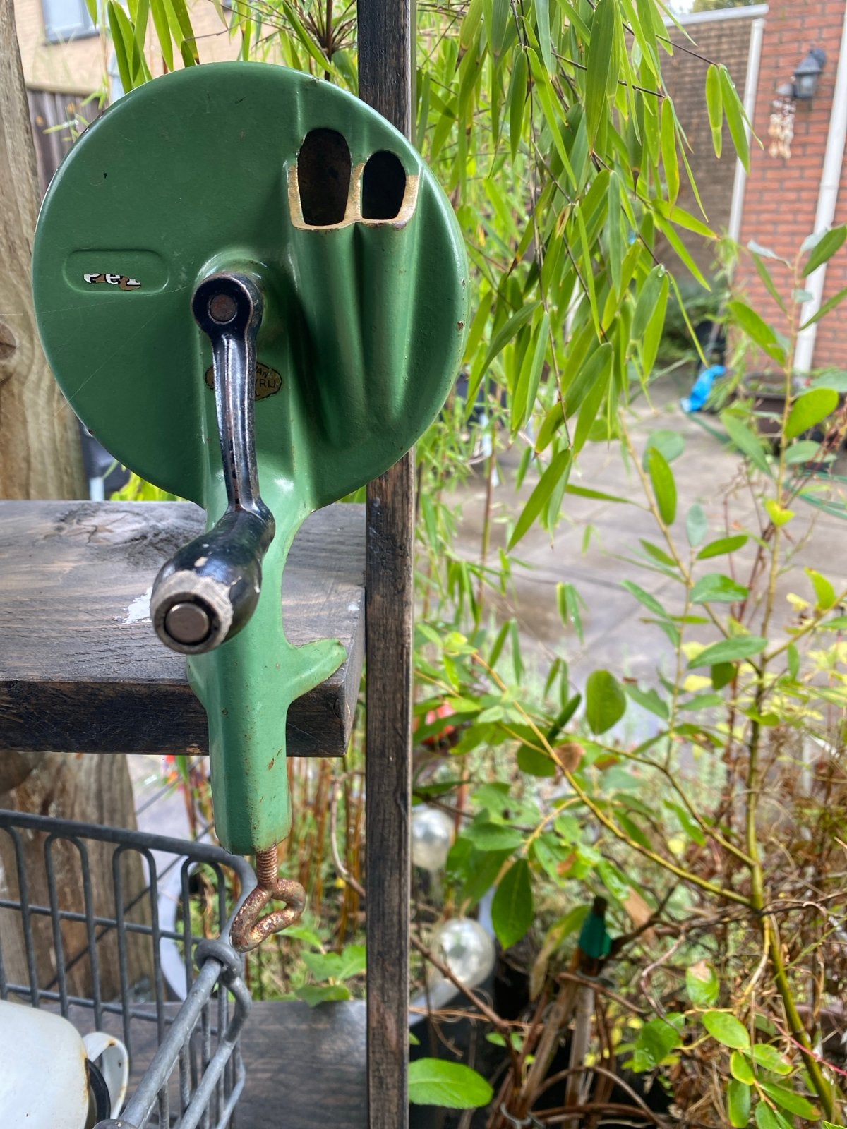 Vintage groene vleesmolen - Handbediend, Antiek en Kunst, Ophalen of Verzenden