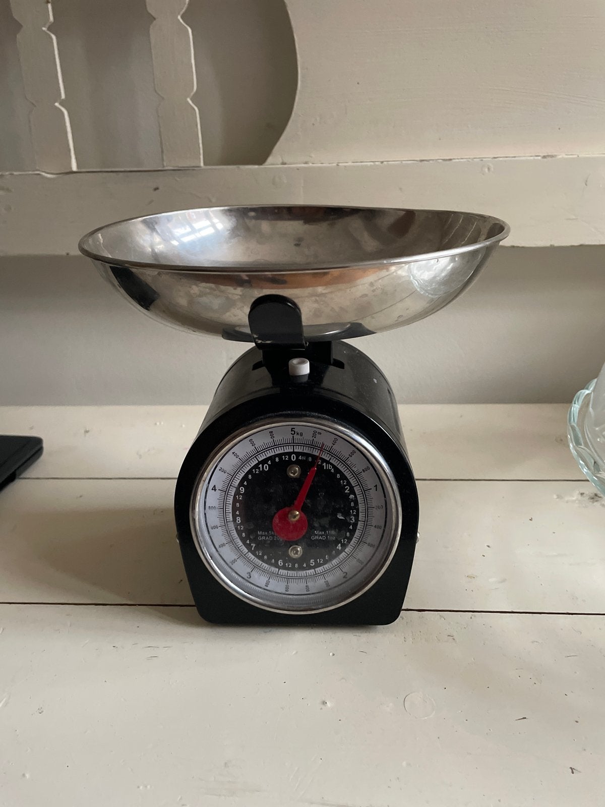 Vintage Keukenweegschaal - Zwart met RVS schaal, Ophalen, Keukenweegschaal, Gebruikt, Minder dan 10 kg