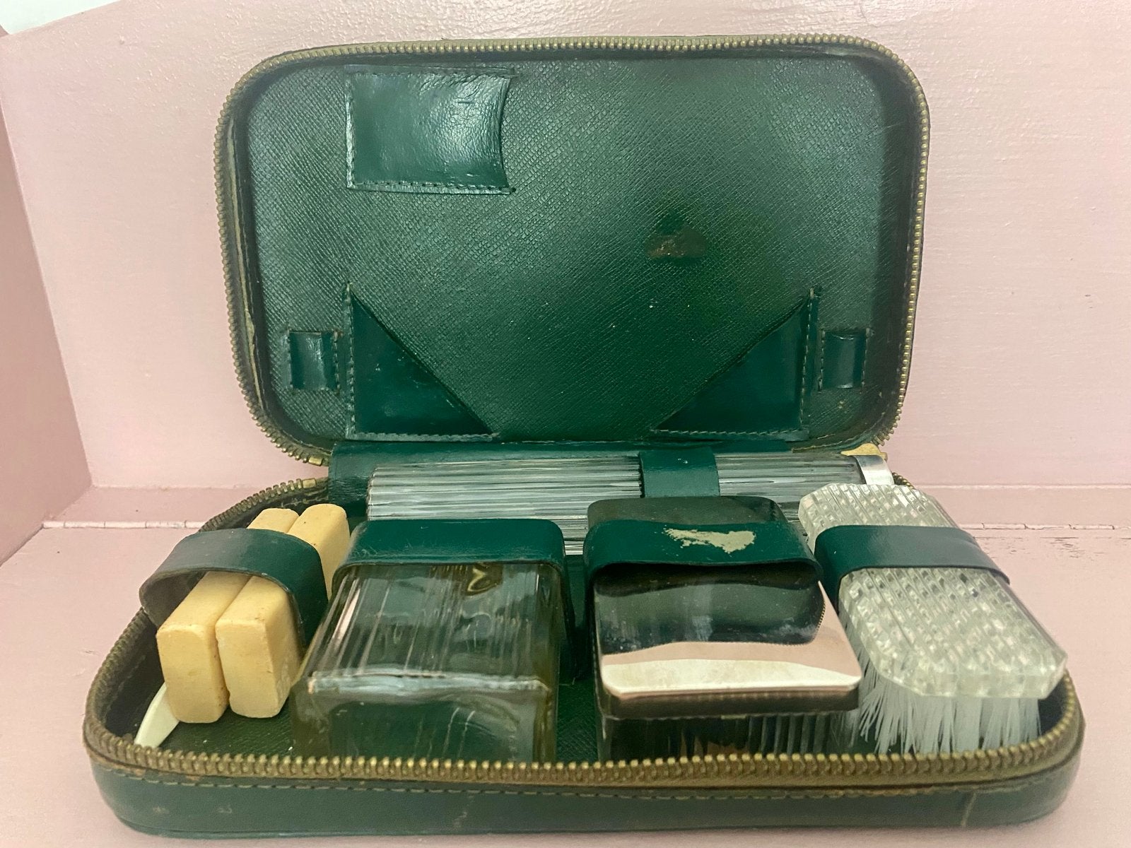 Vintage Groene Reisetui met Toiletartikelen, Antiek en Kunst, Ophalen of Verzenden