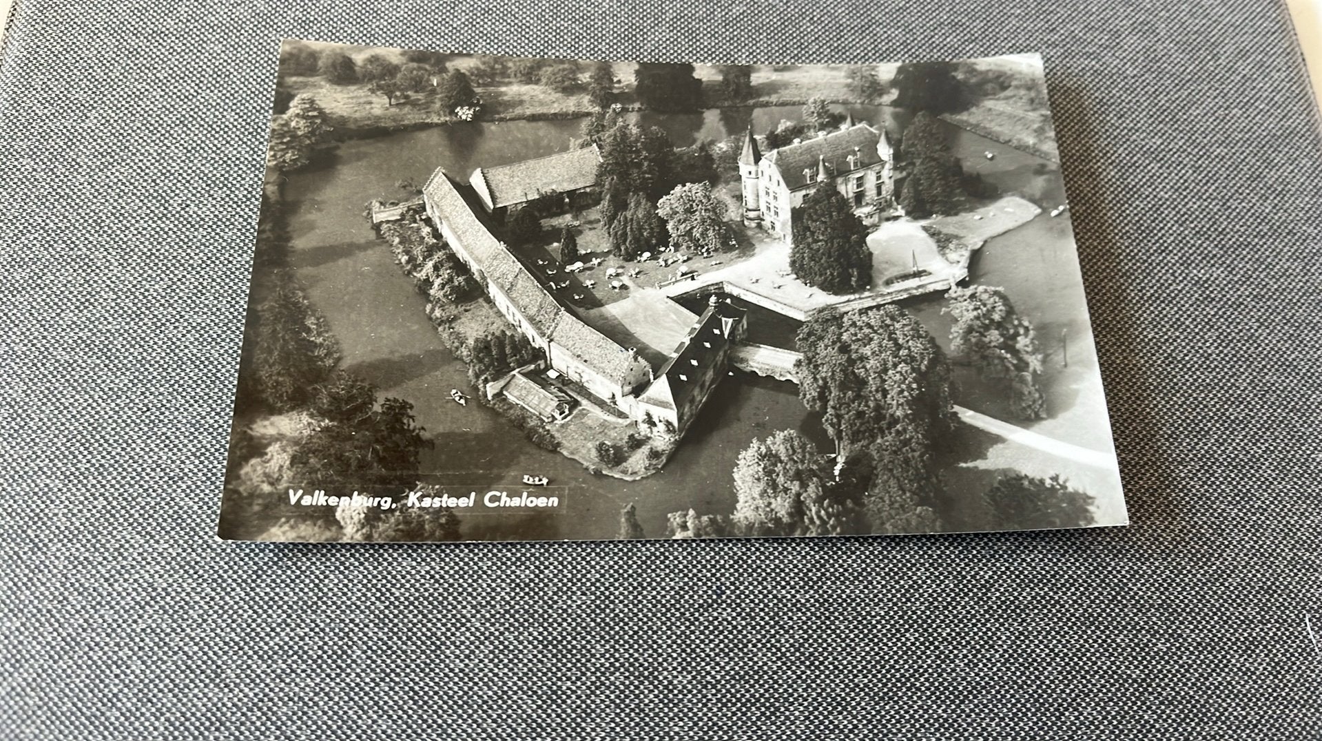 Valkenburg Kasteel Chaloen KLM luchtfoto, Ophalen of Verzenden, 1960 tot 1980, Gelopen, Limburg