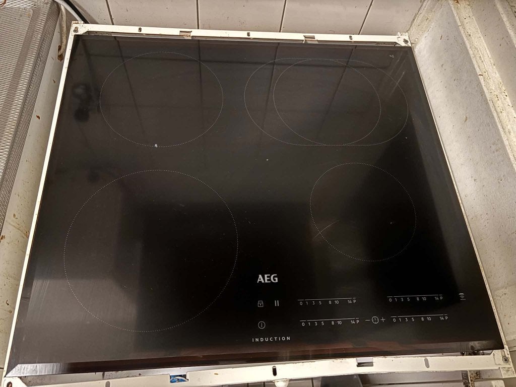 Induction stove AEG IKB64411FB, Ophalen, 4 kookzones, Zo goed als nieuw, Inductie
