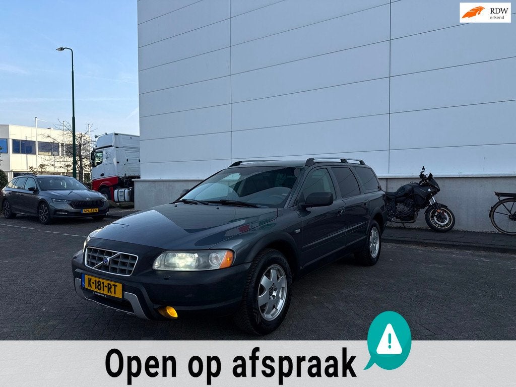 Volvo XC70 2.5 T Momentum XENON/SPORTSTAND/FULL/BOEKJES/STLV, Auto's, Volvo, Bedrijf, Te koop, XC70, 4x4, ABS, Airbags, Airconditioning