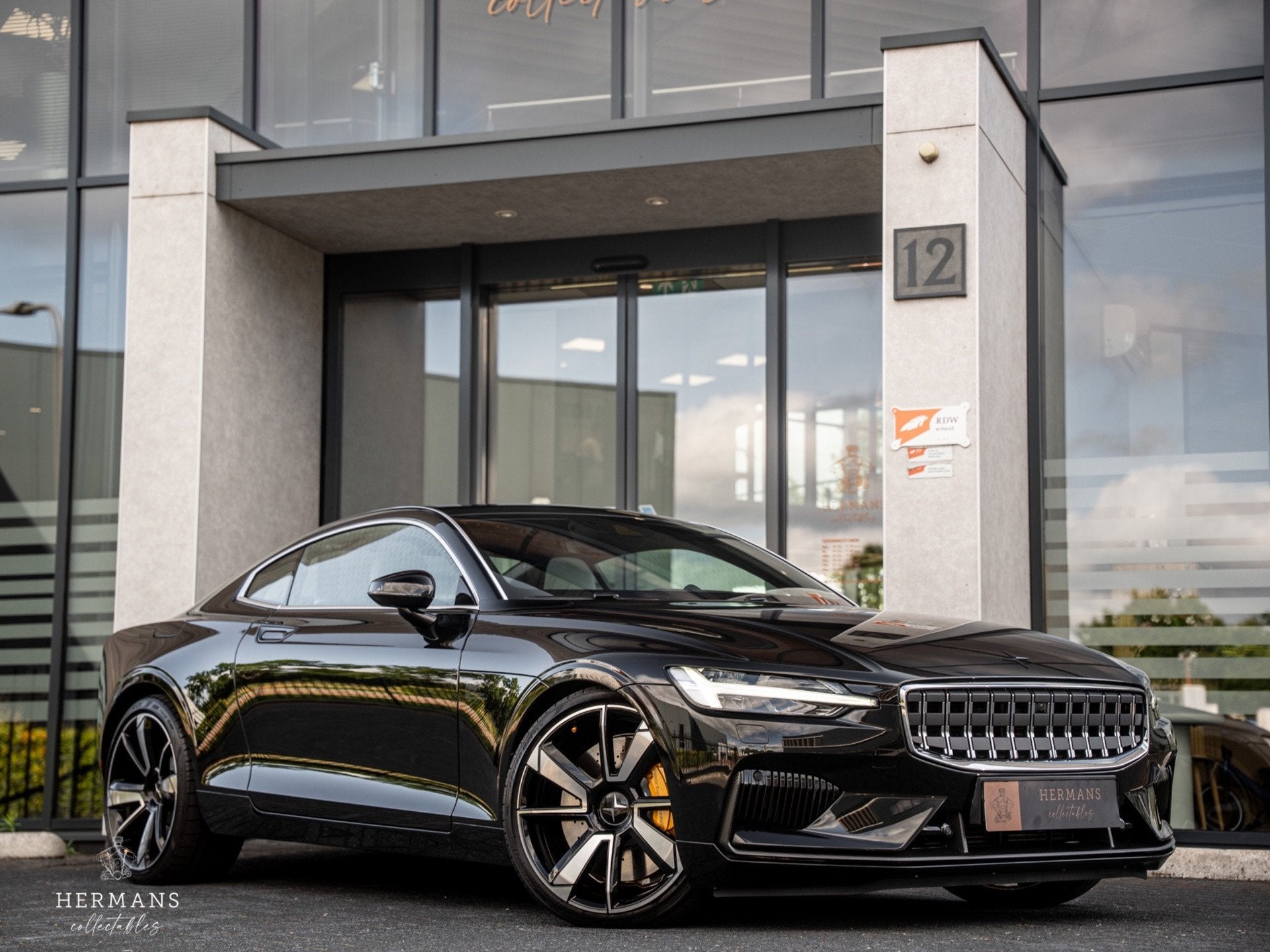 Polestar 1 2.0 T8R / 1 of 1500 / Carbon / Bowers & Wilkins /, Auto's, Polestar, Automaat, Dealer onderhouden, 77 km/l, Beige